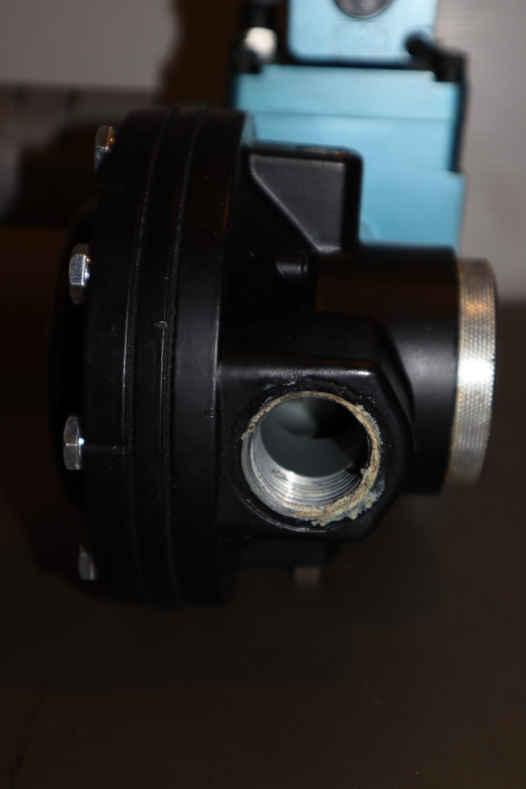 MAC 3 Way Spool Valve 57D-11-111CA & Norgren 11-008-009 Air Pressure Regulator