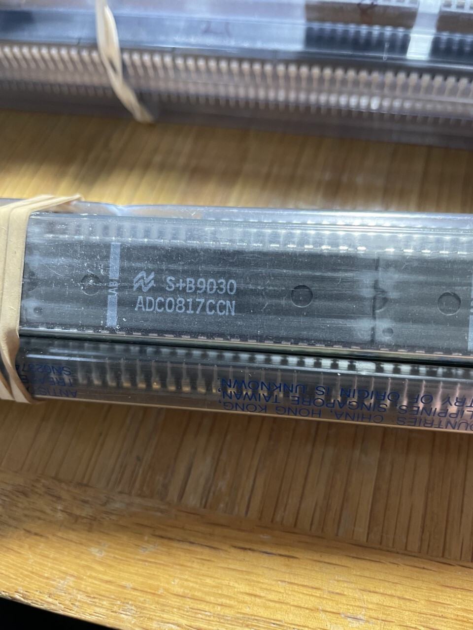 TWO (2) NATIONAL SEMI ADC0817CCN, 8 channels ADC in a 40 pins PDIP
