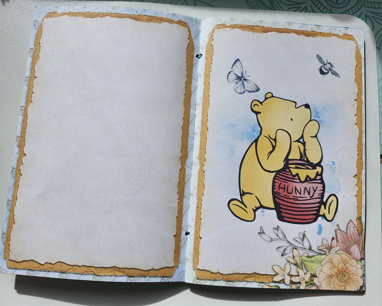 Junk Journal Booklet «WINNIE THE POOH» Retro Classic Storybook Style LG 9×6 40p