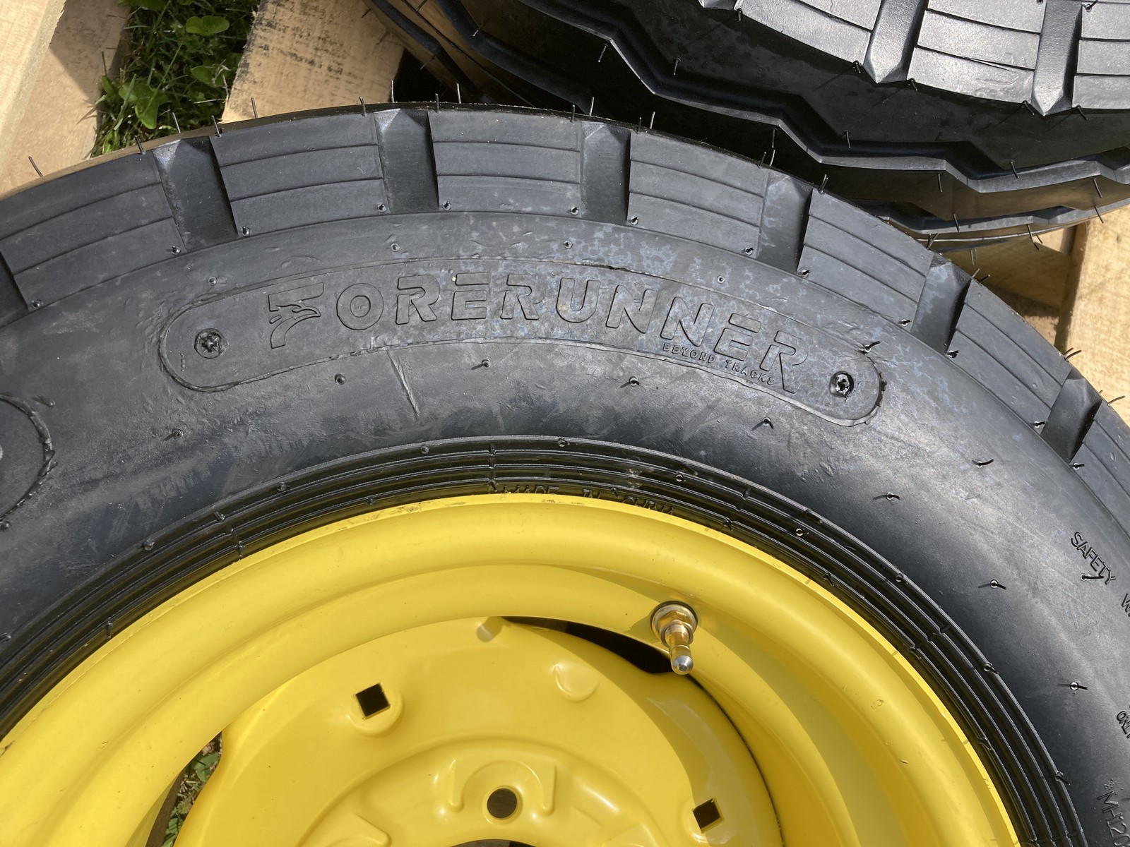 11L-16 Tires/Rims 6 lug for Ford Tractor/Backhoe Loader 5610-F3-12 PLY-11LX16