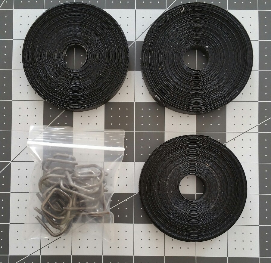 100 feet (in 3 pieces) 1/2 Polypropylene Strapping & 10 Steel Wire Buckles