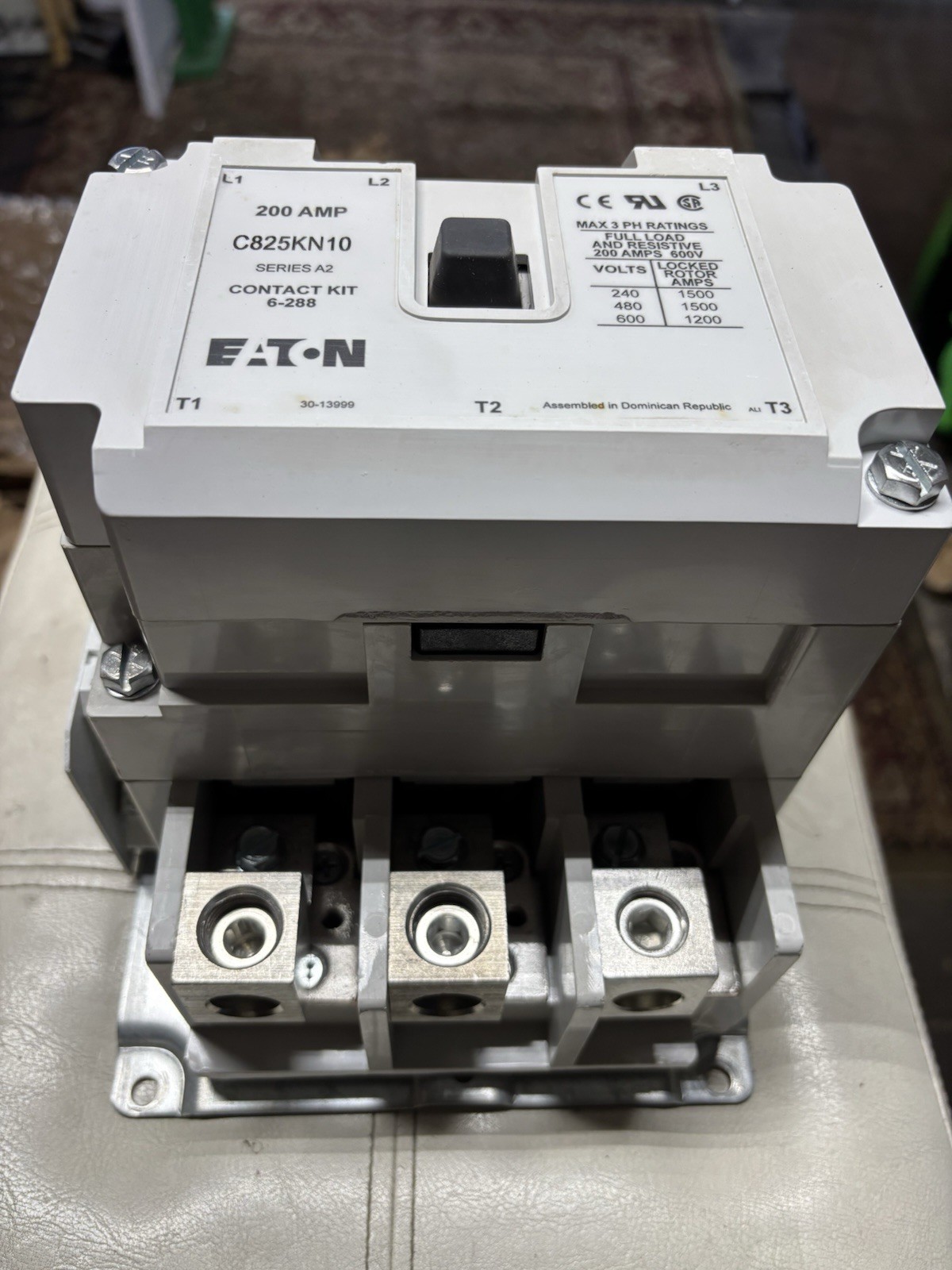Eaton C825KN10 Series A2 110V-120V Coil 3 Poles 200 Amps 600V NEW