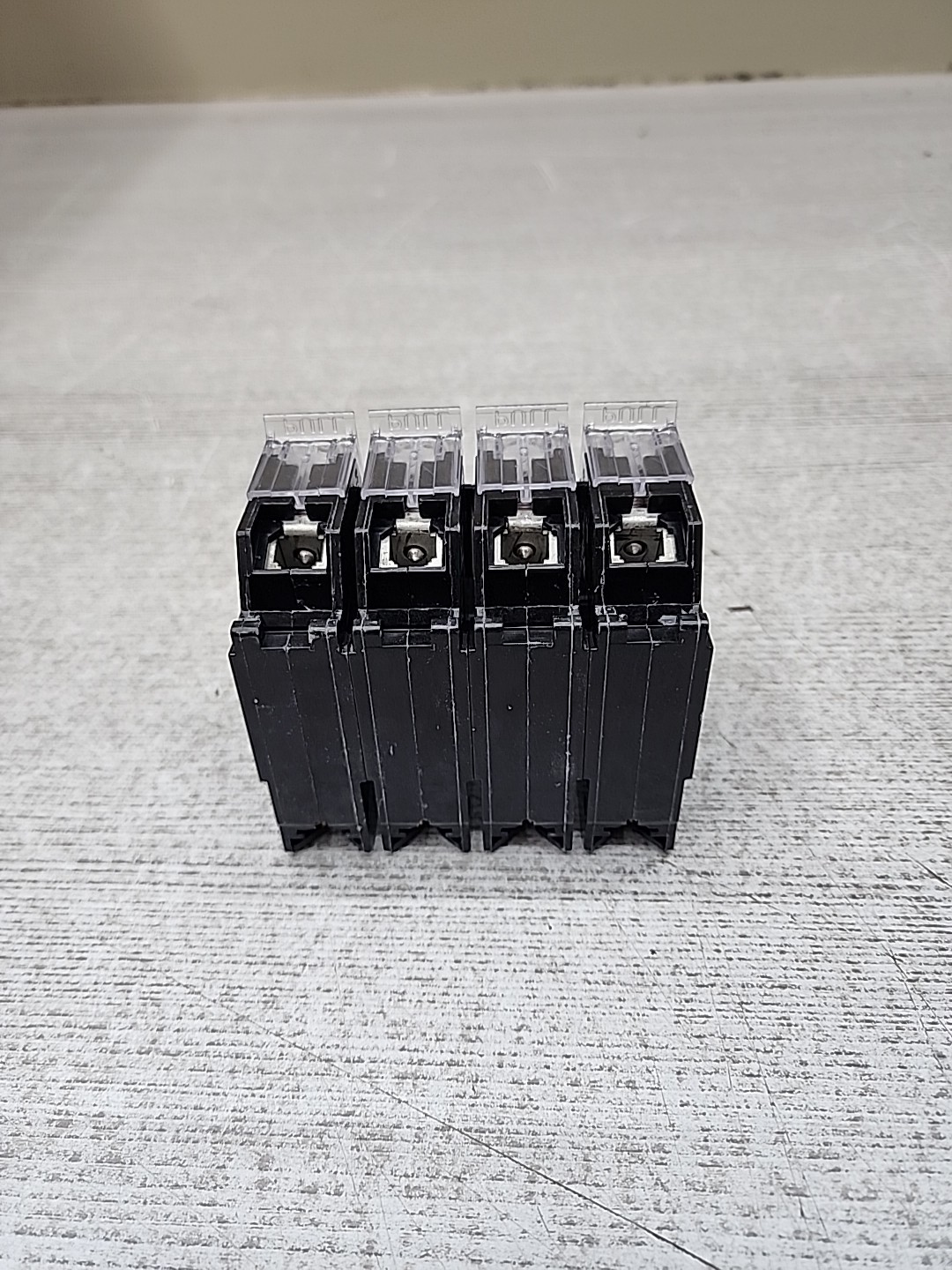 GE THQMV200WL 200 Amp 120/240 Volt 2-Pole Plug-In Mount  Main Circuit Breaker