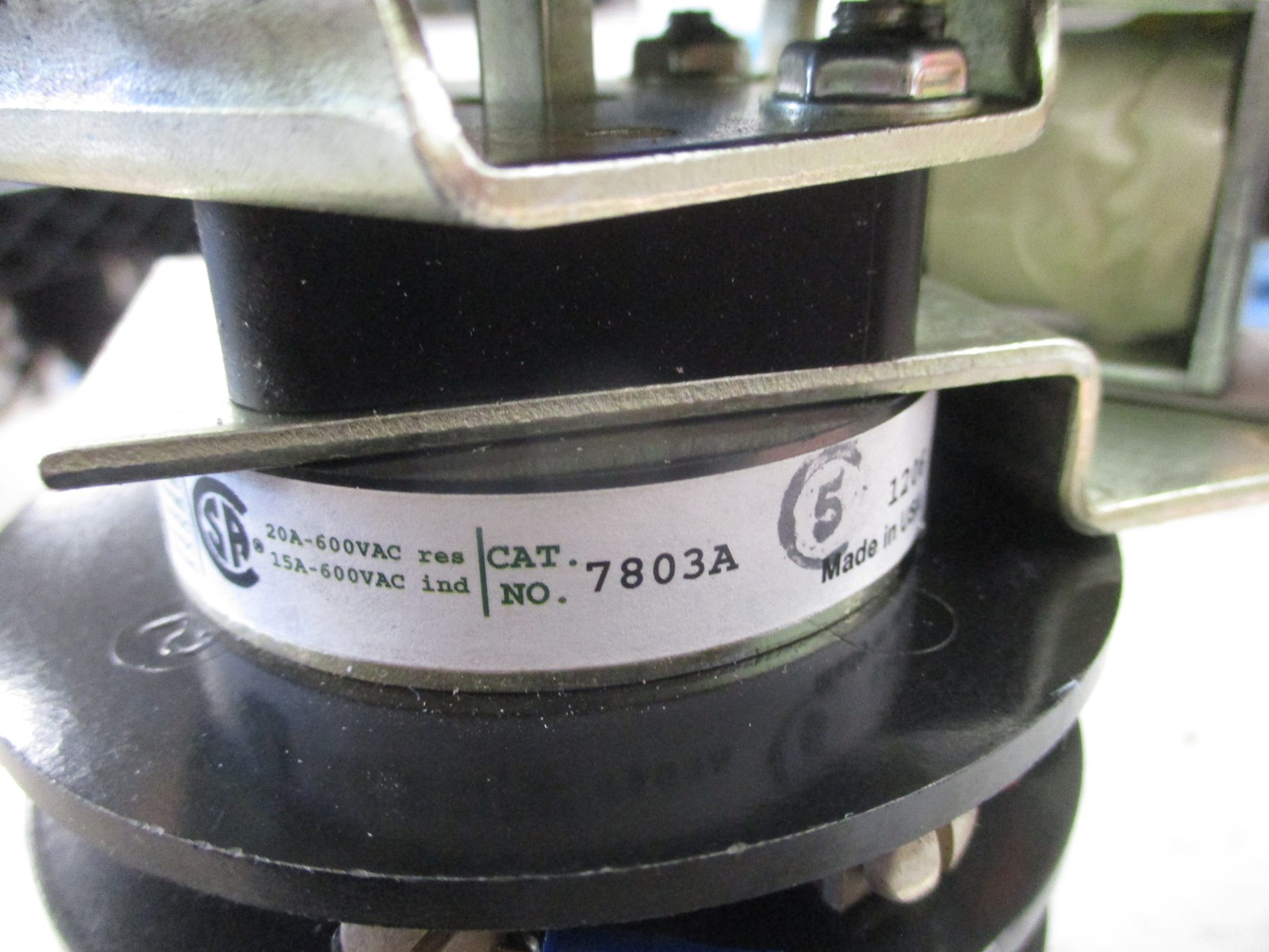 Electroswitch Series 24 Lock-Out Relay Rotary Switch 7803A 24VDC