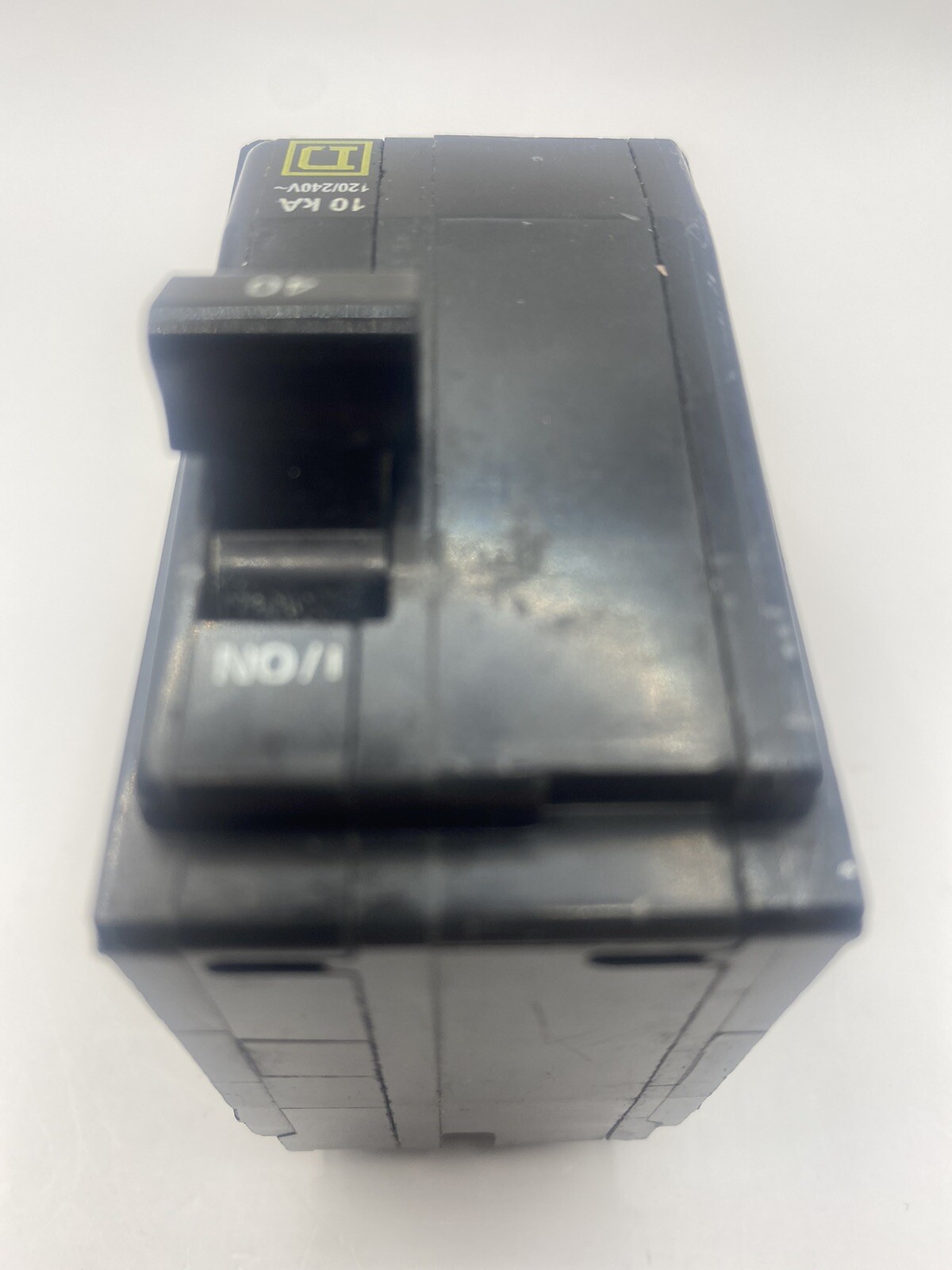 CHIPPED Square D QO240 2 Pole 40 Amp 120/240V AC Type QO Plug In Circuit Breaker
