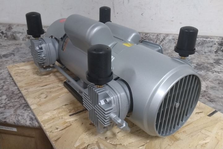 Gast 8HDM-19-M850X 2 HP 1725 RPM 115/230VAC 11 CFM Piston Air Compressor
