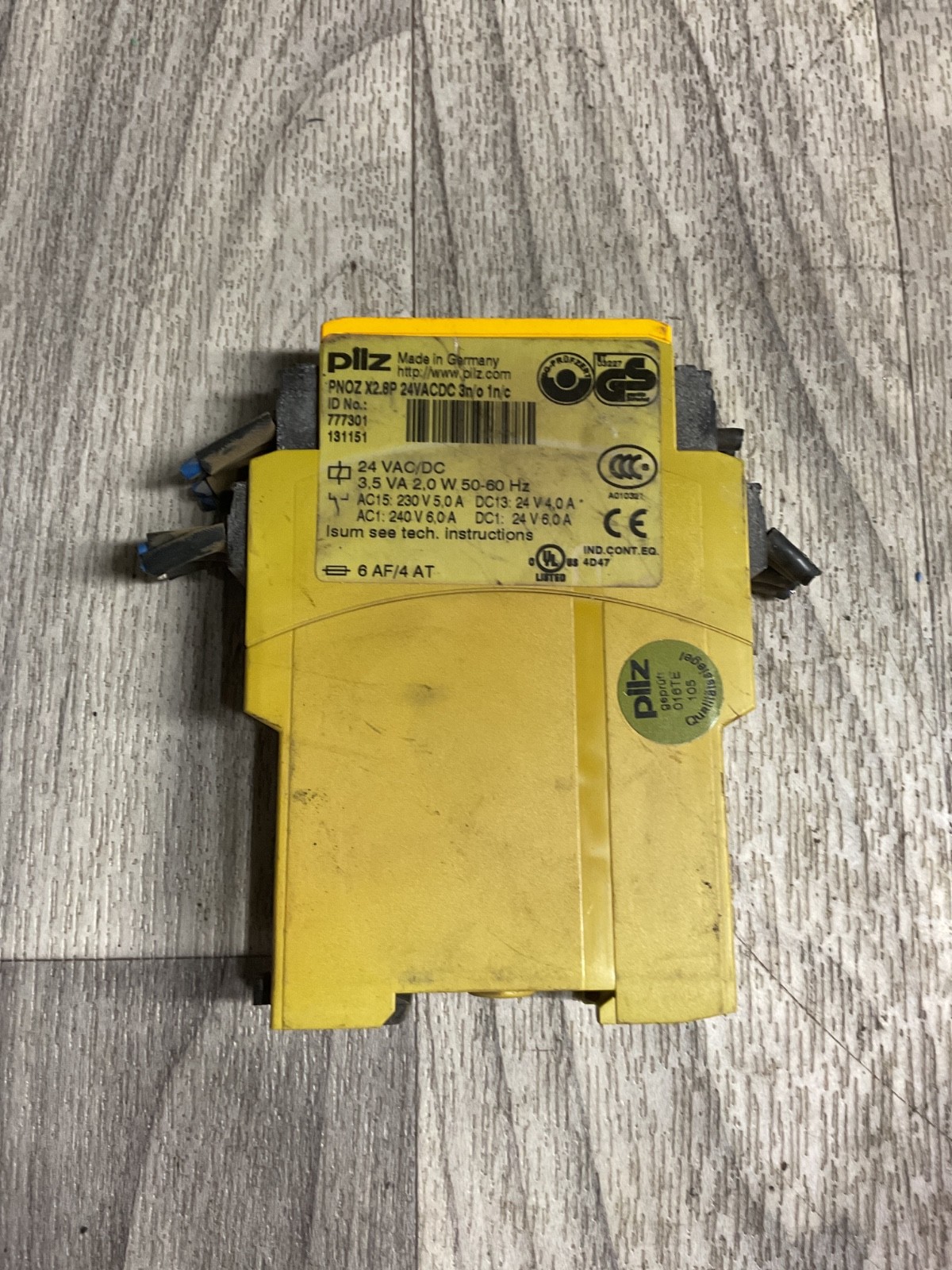 Pilz 777301, PNOZ X2.8P 24VACDC 3n/o 1n/c Safety Relay 24V #4001A4ML