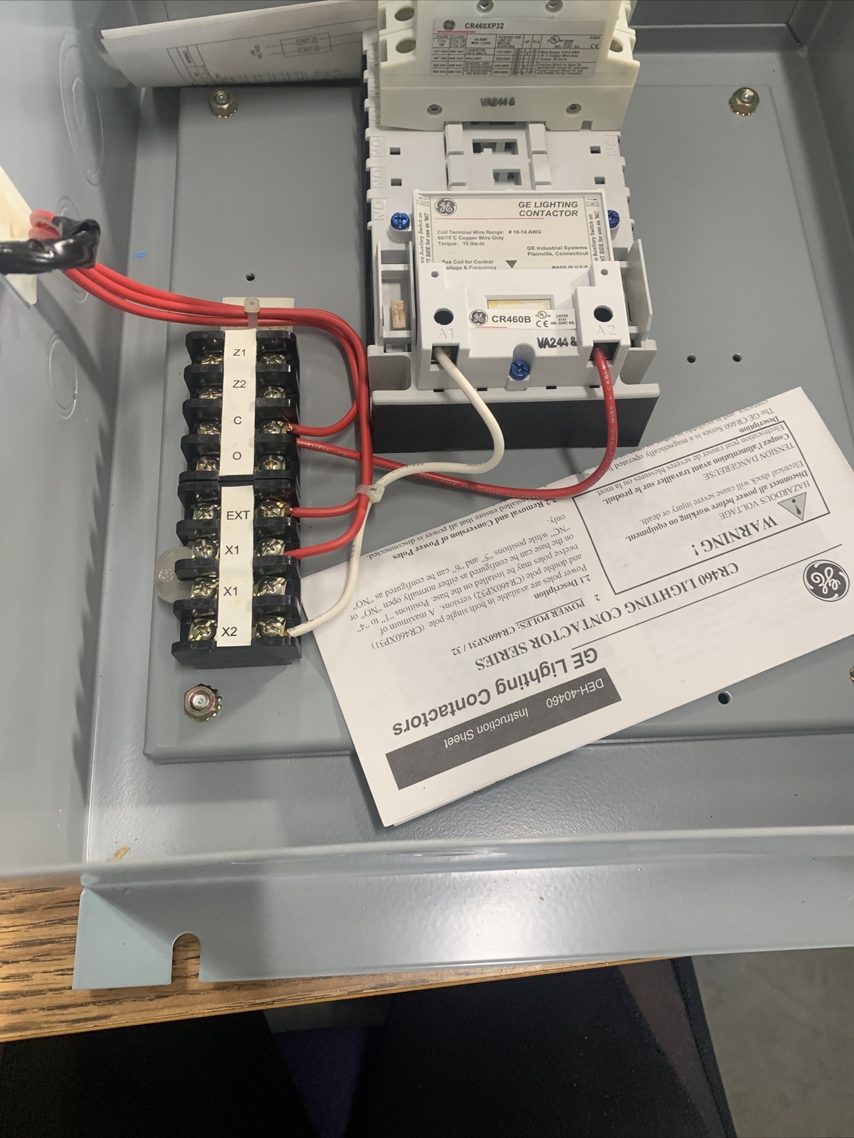 General Electric 463L60AJA14A1 lighting contactor electrically held