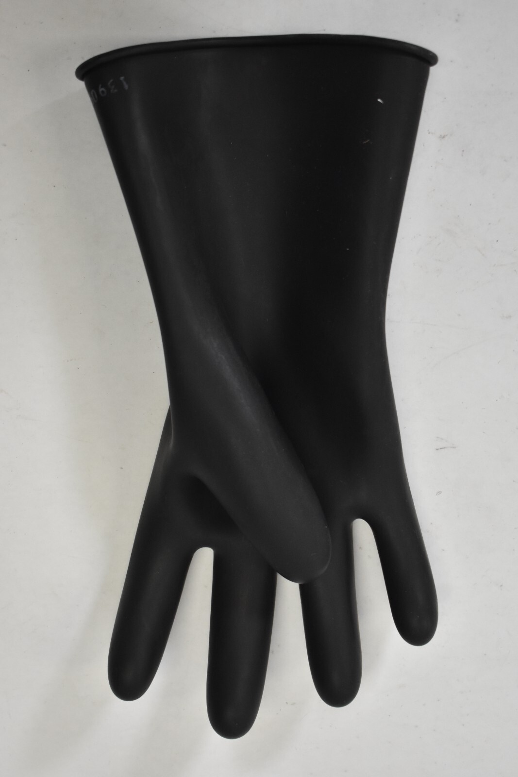 1000V Max Lineman Gloves Size 10 Class 0 Type 1 Black ANSI ASTM Natural Rubber
