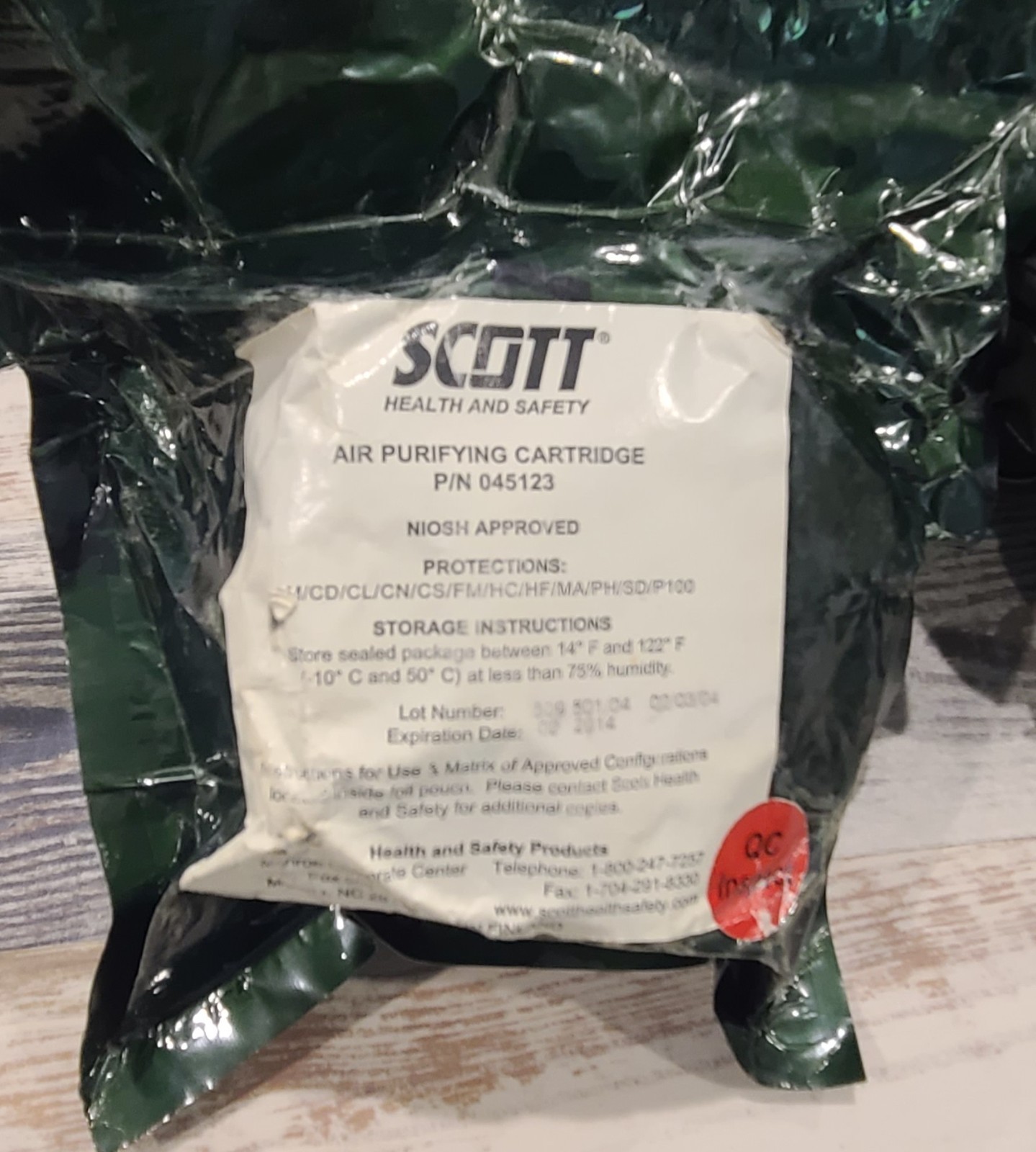Scott Safety™ M120 Respirator Full Face Mask with 2 Air Purifying Cartridges
