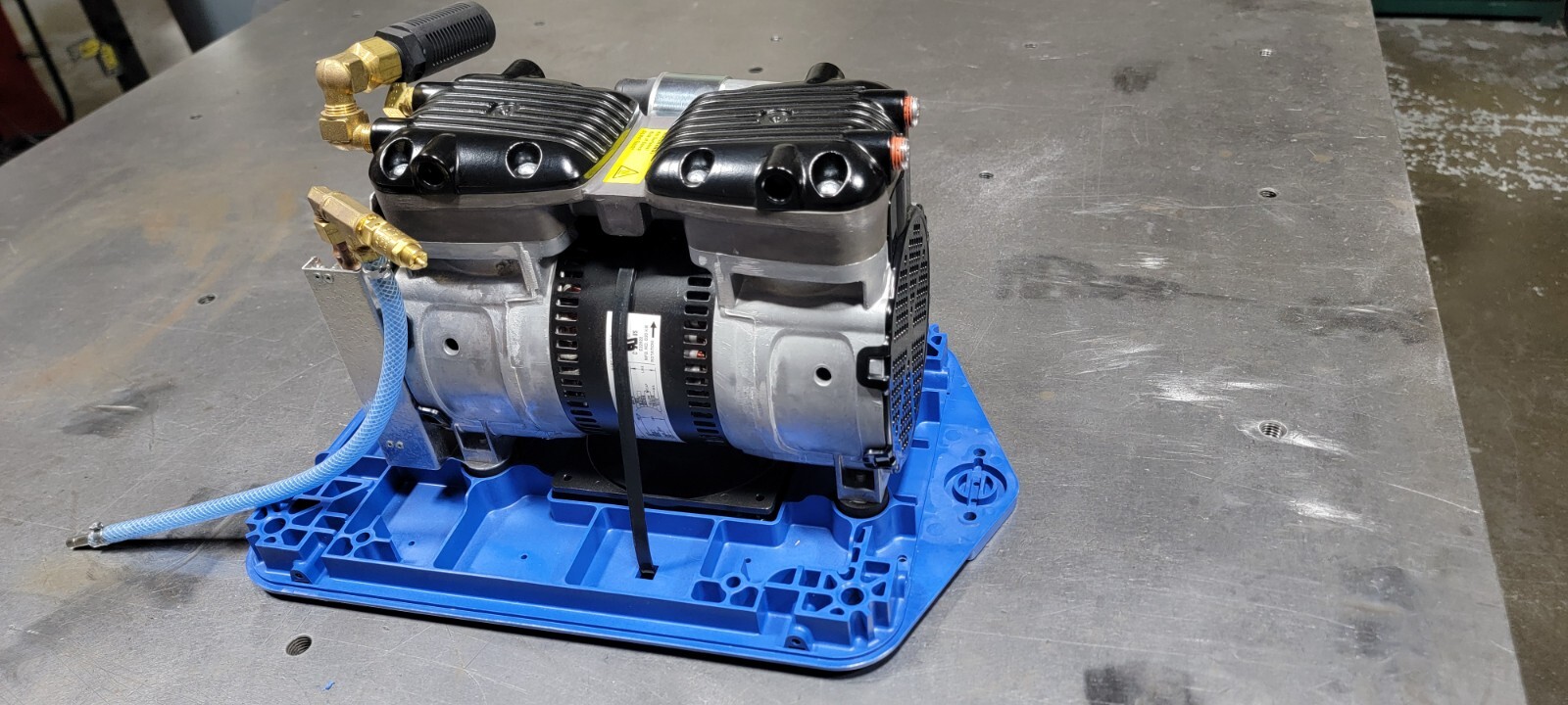 Gast 87R647 Twin Cylinder Compressor/Vacuum Pump 1/2HP 120/240V, 6.2/3.1A, New!