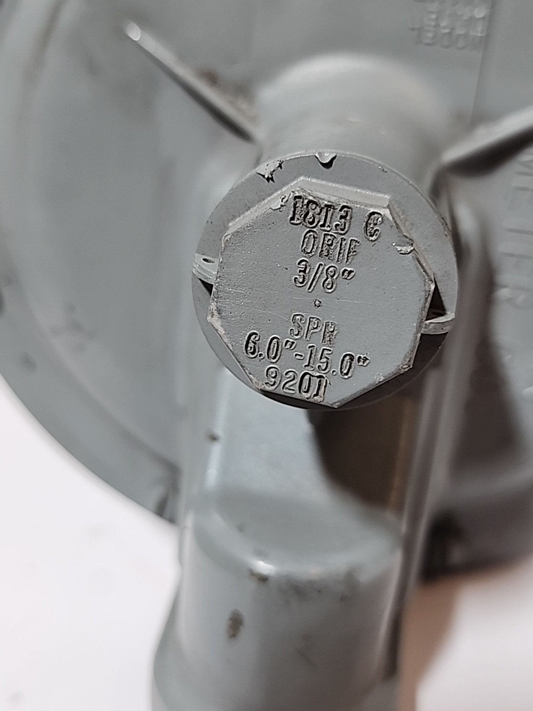 American Meter Co 1813C Gas Pressure Regulator 3/8″ Orifice 6.0-15.0″ Spring