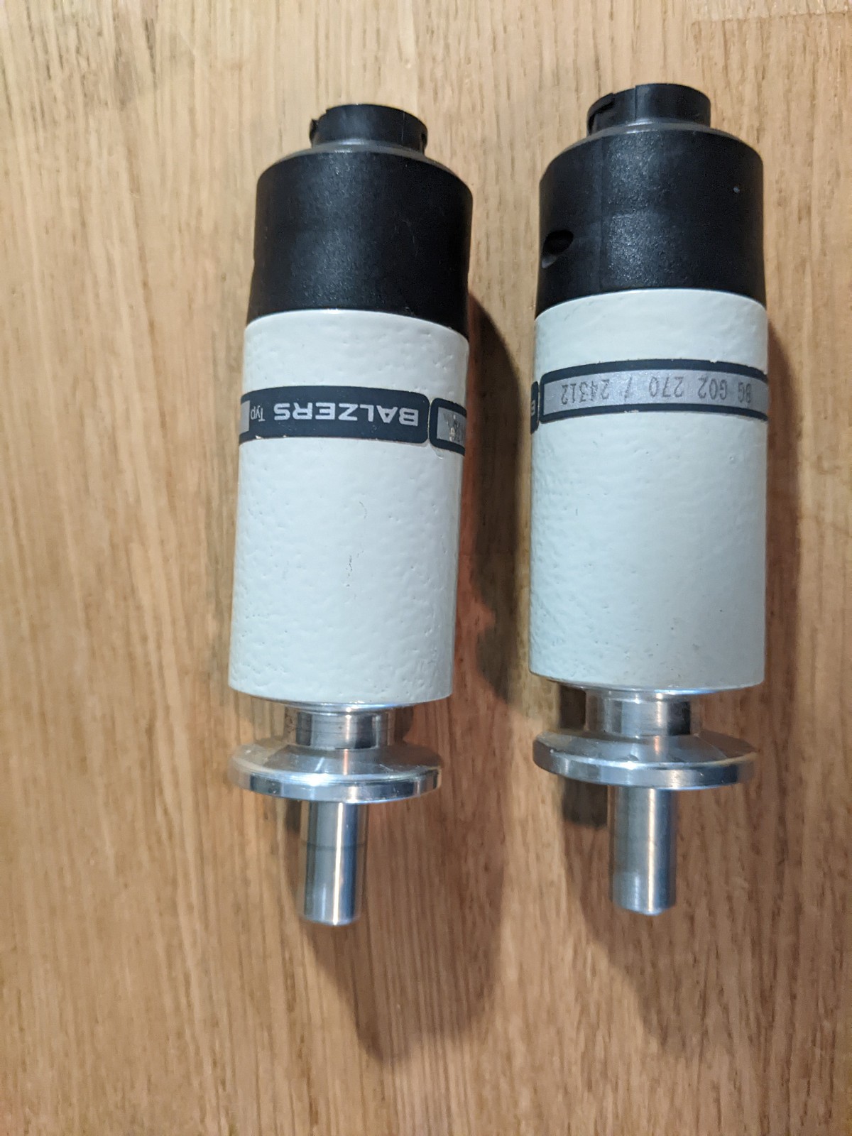 Balzers Vacuum Pressure Sensor TPR 010 BG G02 270 24312
