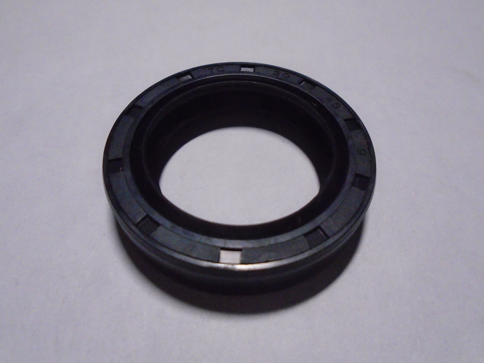 TC 30X43X9 DOUBLE LIPS METRIC OIL / DUST SEAL 30mm X 43mm X 9mm