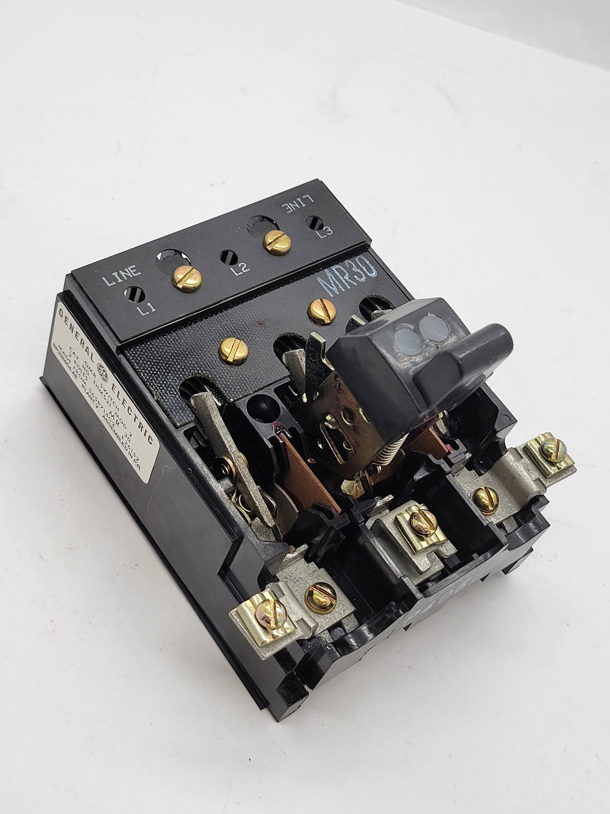 General Electric THMS31 Disconnect Switch Assembly QMR MOD 2 3P Fusible