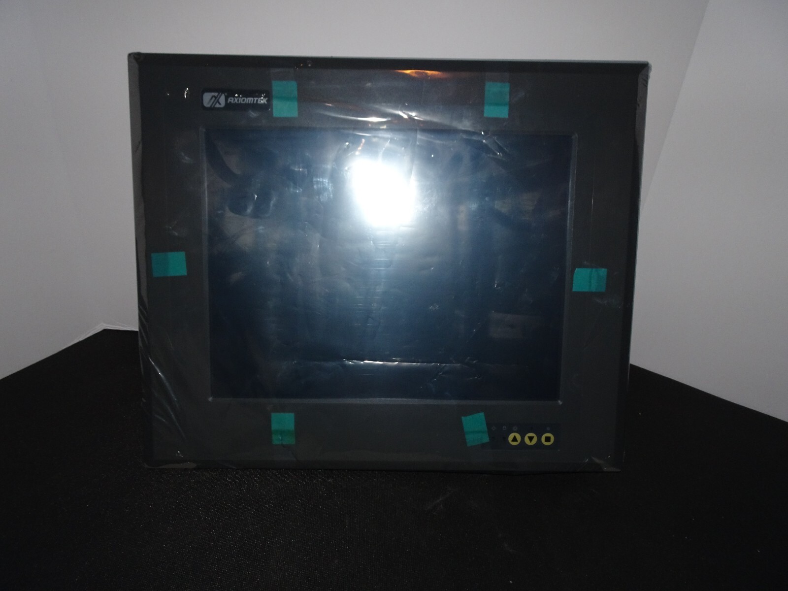 Axiomtek P1150-370RC Operator Interface Panel, PC-All-in-One 15.0″ – NEW