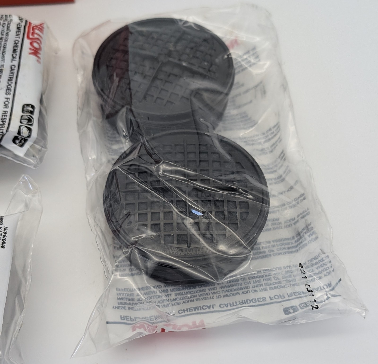 3 Pair of 2 WILLSON R21 OEM Chemical Organic Vapors Cartridge Respirator Filters