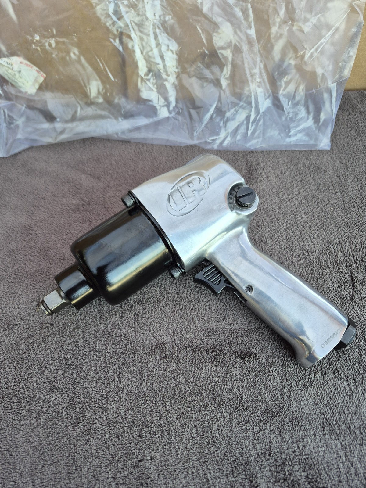 Ingersoll Rand #231C 1/2″ Super Duty Air Impact Wrench 600 ft-lb Torque