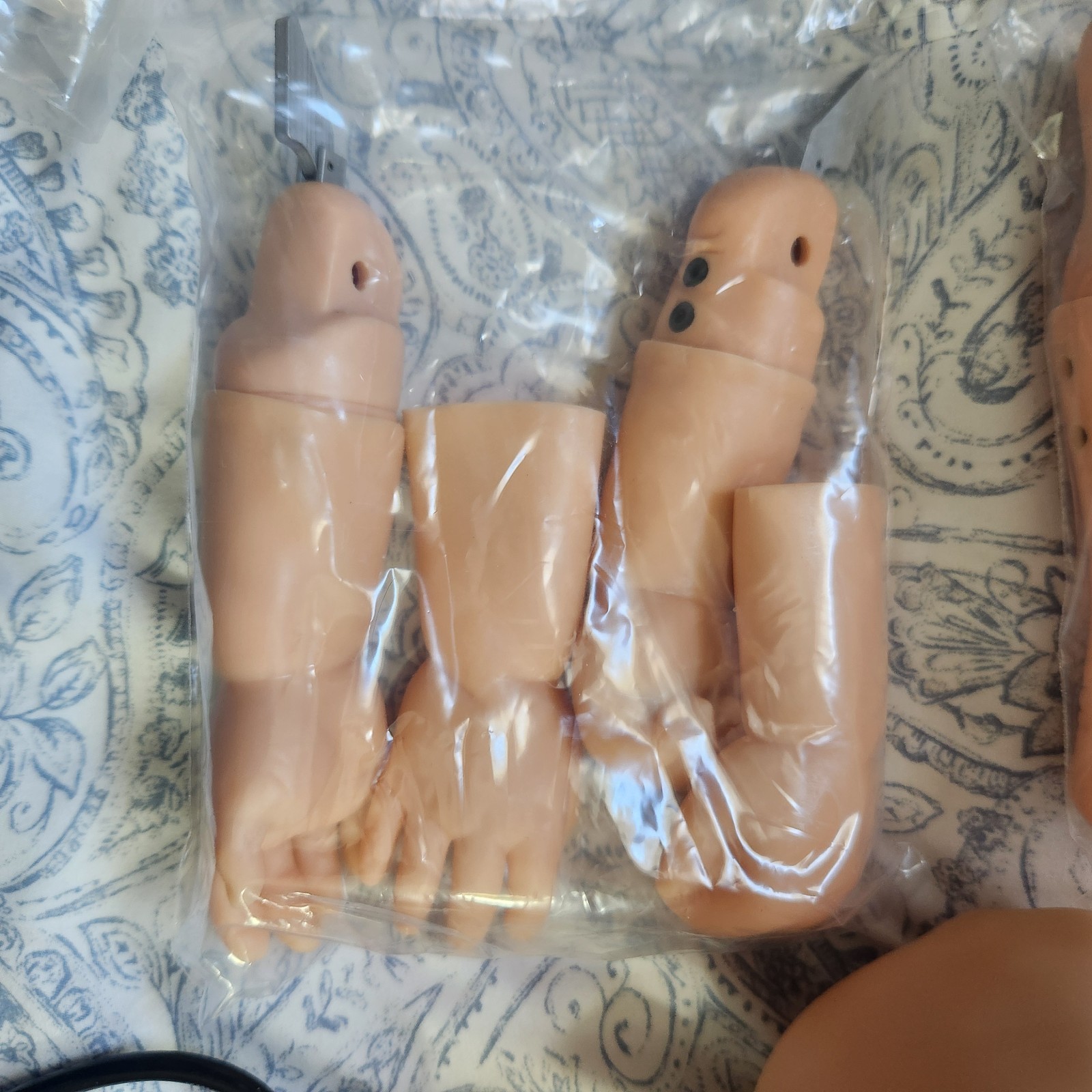 *Pre-owned *Gaumard Newborn HAL S3010 Tetherless Simulator Manikin and Case