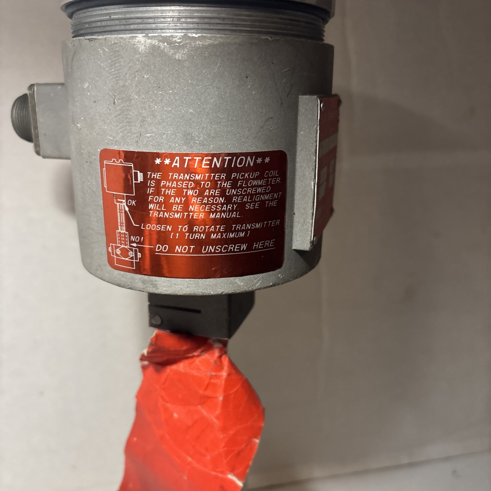 Max Machinery 286-313 5-30V Flow Transmitter W/ 214-593 Piston Flow Meter
