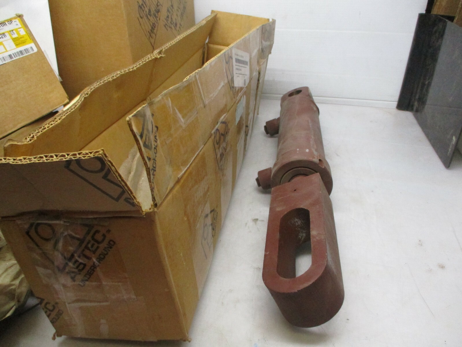 Astec Underground hydraulic cylinder 3012606019 Scraper 1060