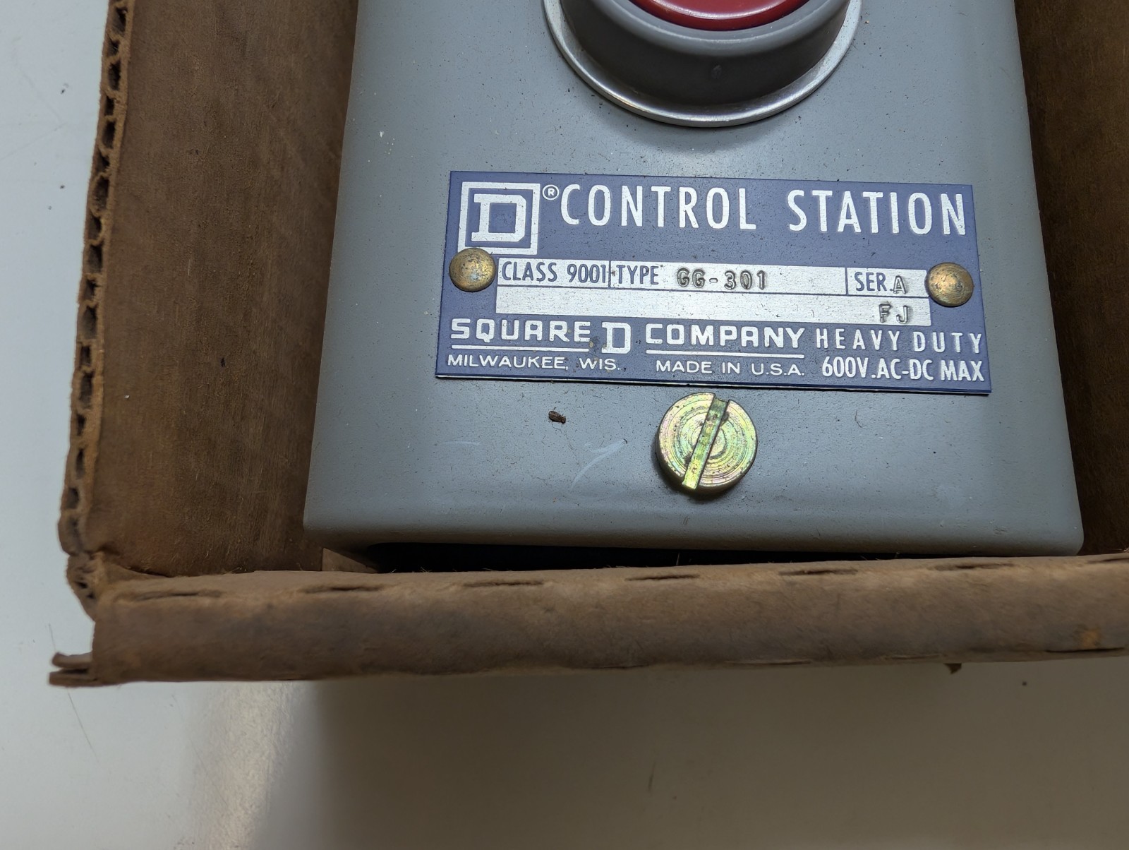 SQUARE D 9001-GG-301 FORWARD REVERSE STOP HEAVY DUTY CONTROL STATION