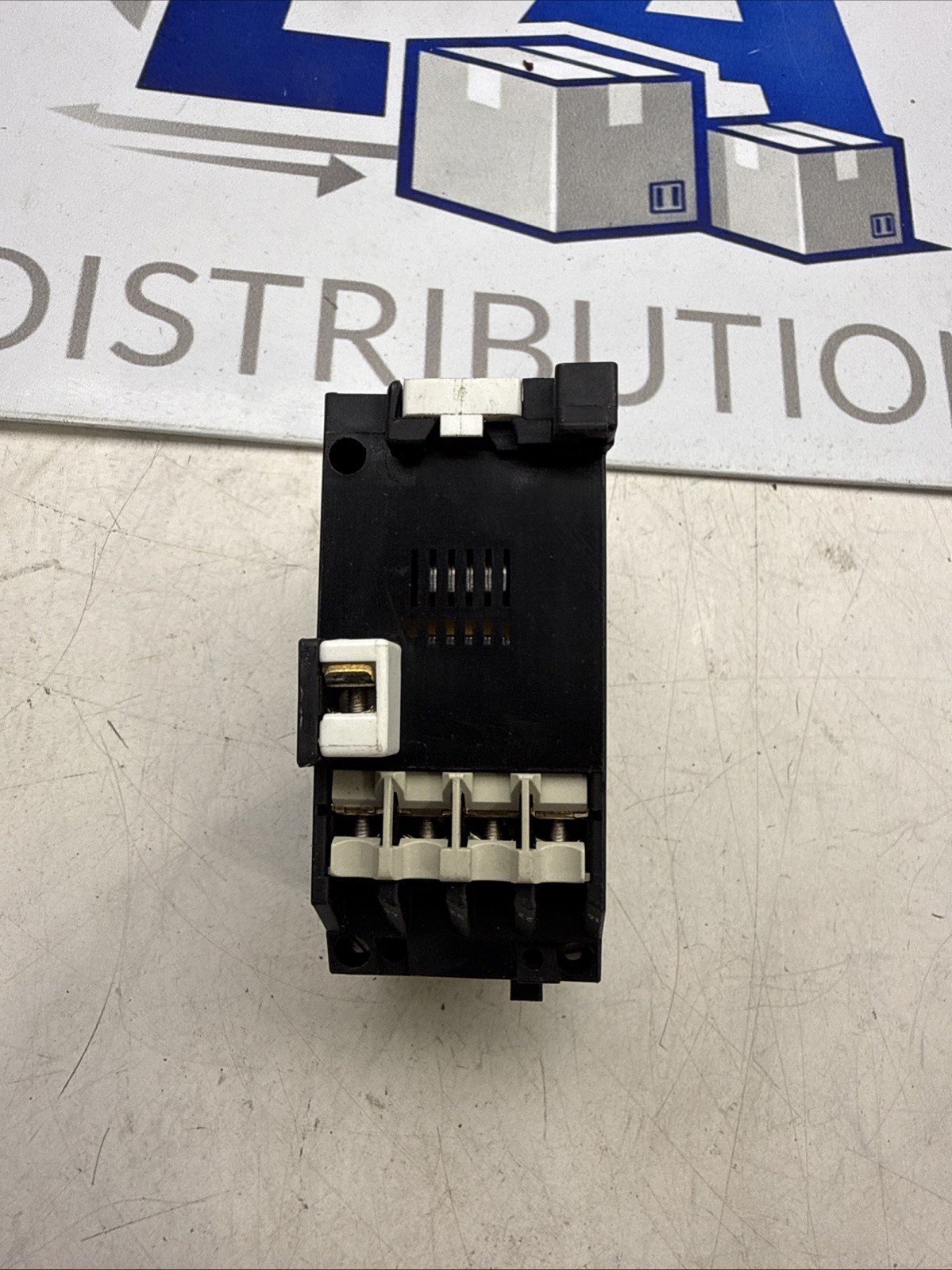 Klockner Moeller DIL 08-22-NA 300VAC 10A Max Contactor 110V 60Hz Coil