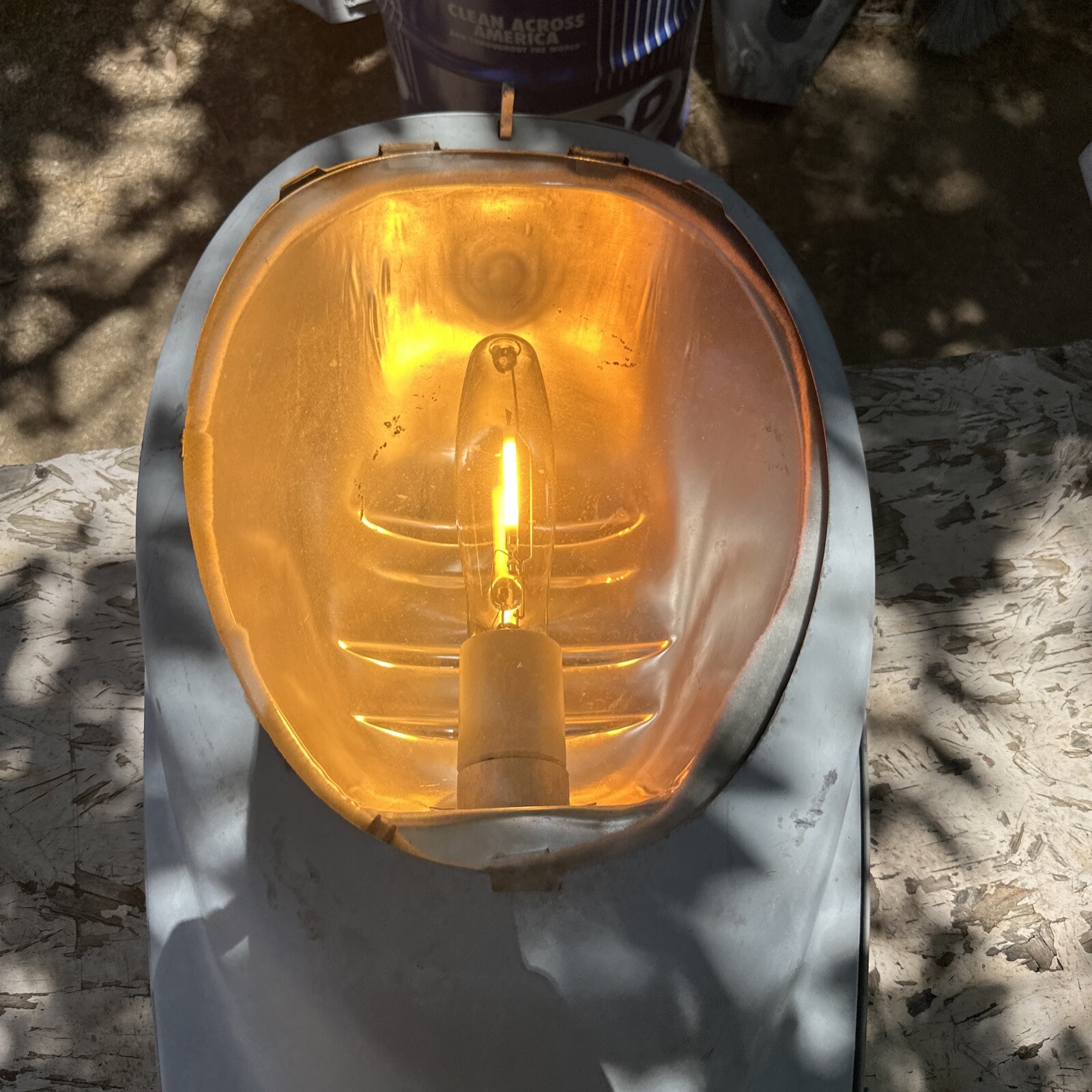 ITT Model 25-200w/250w High Pressure Sodium HPS Light Fixture. No Bulb Or Photo