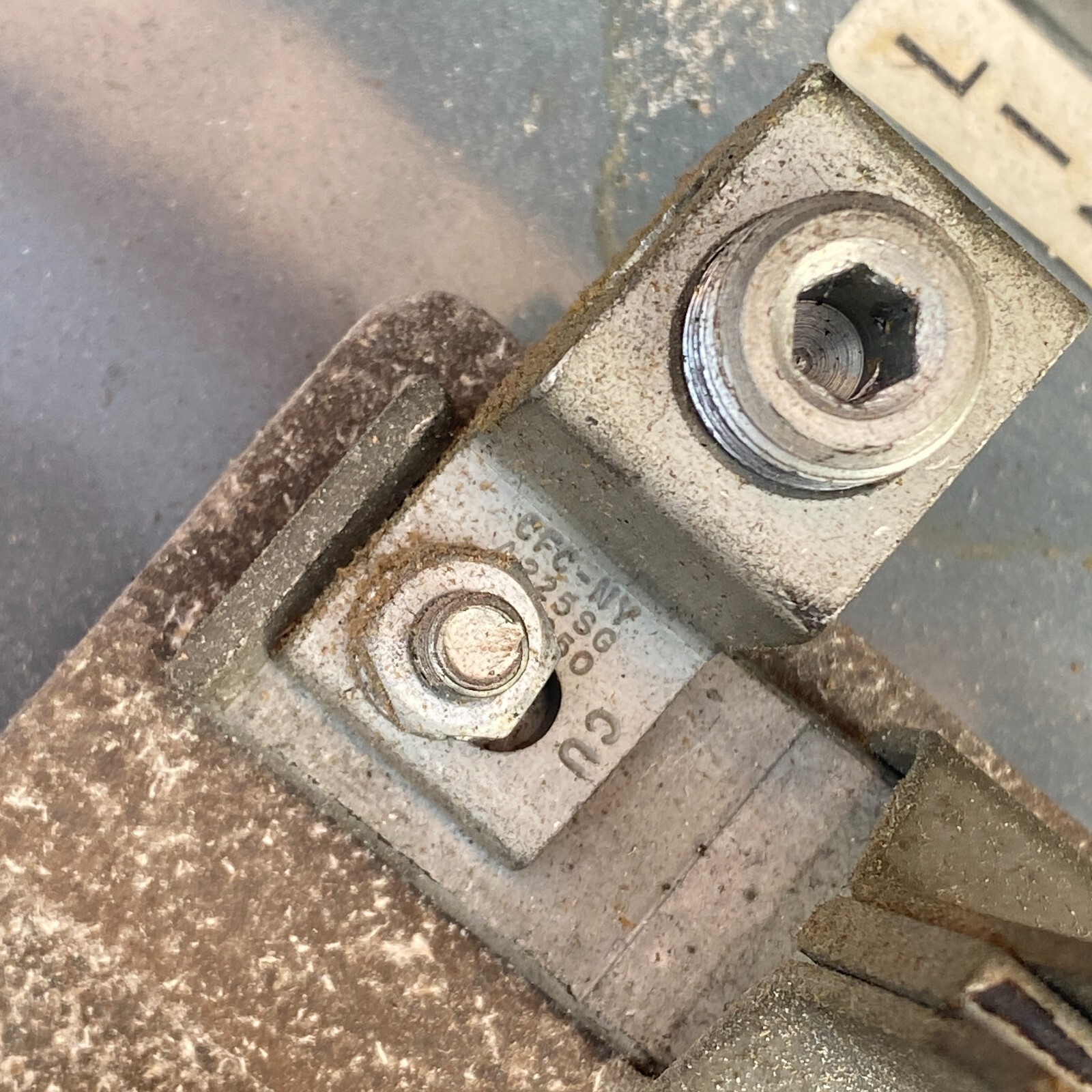 GENERAL 2003 UTI SAFETY SWITCH TYPE D 200AMPS 230VAC 3-POLE ENCLOESD SWITCH 🎯