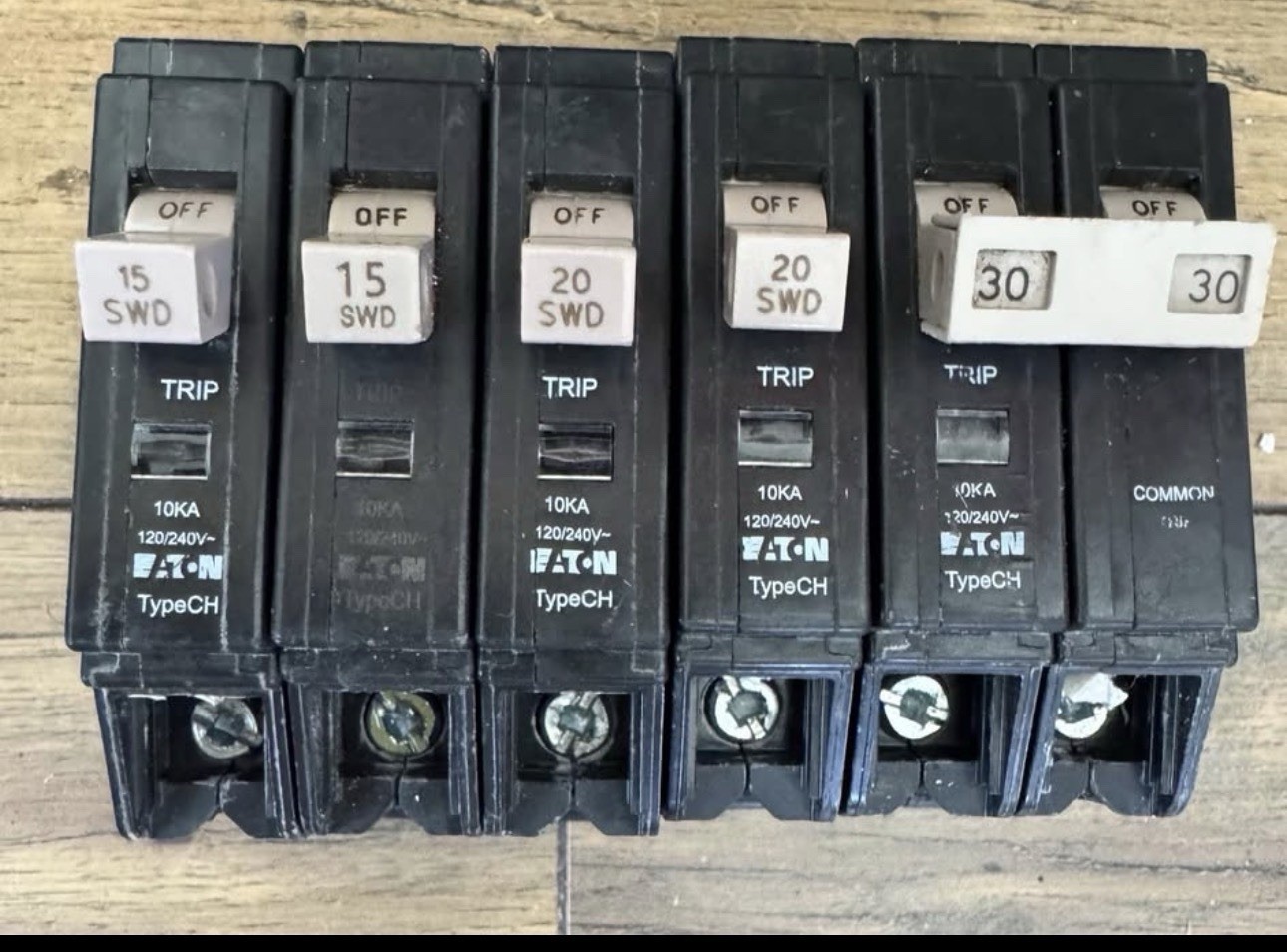 Breaker 15 Amp 20 Amp 2×30 Amp EATON