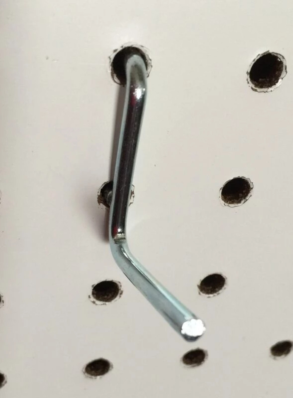 (50 PACK) Angle 1 1/2″ Metal Peg Garage Hanger Hooks. 1/8 to 1/4 Inch Pegboard