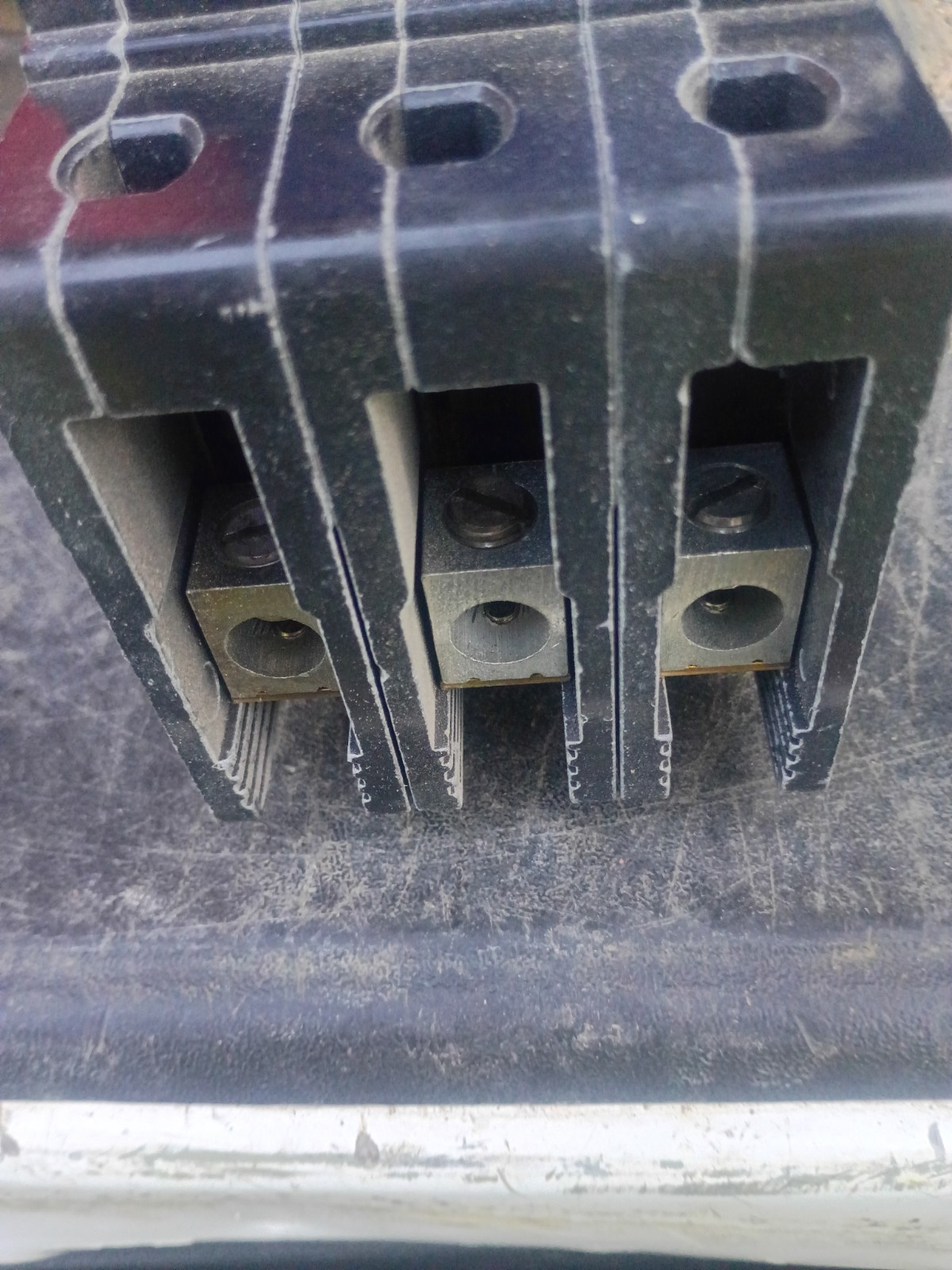 EDB34035 Square D 35 Amp Circuit Breaker 480y/277 Bolt-On 3 Pole TESTED