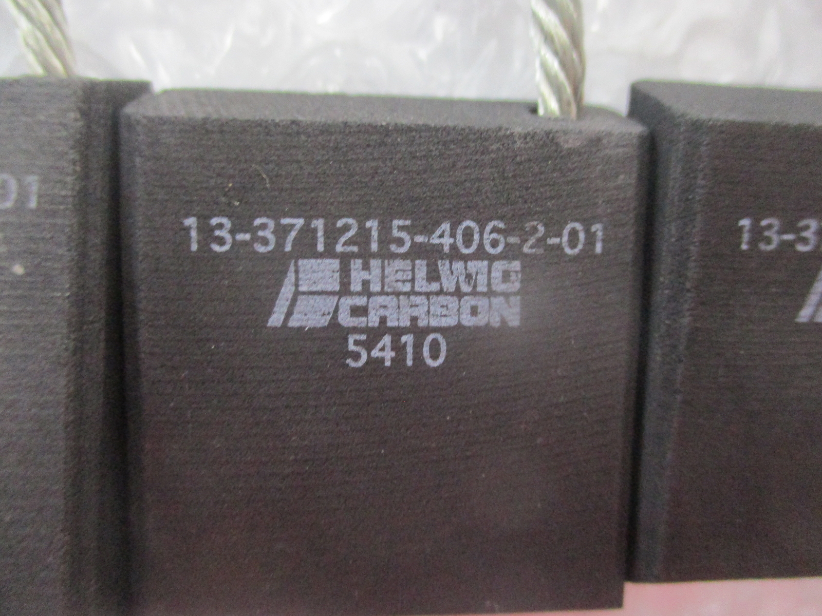 HELWIG CARBON 13-371215-406-2-01 CARBON BRUSH LOT OF 7 NSNP