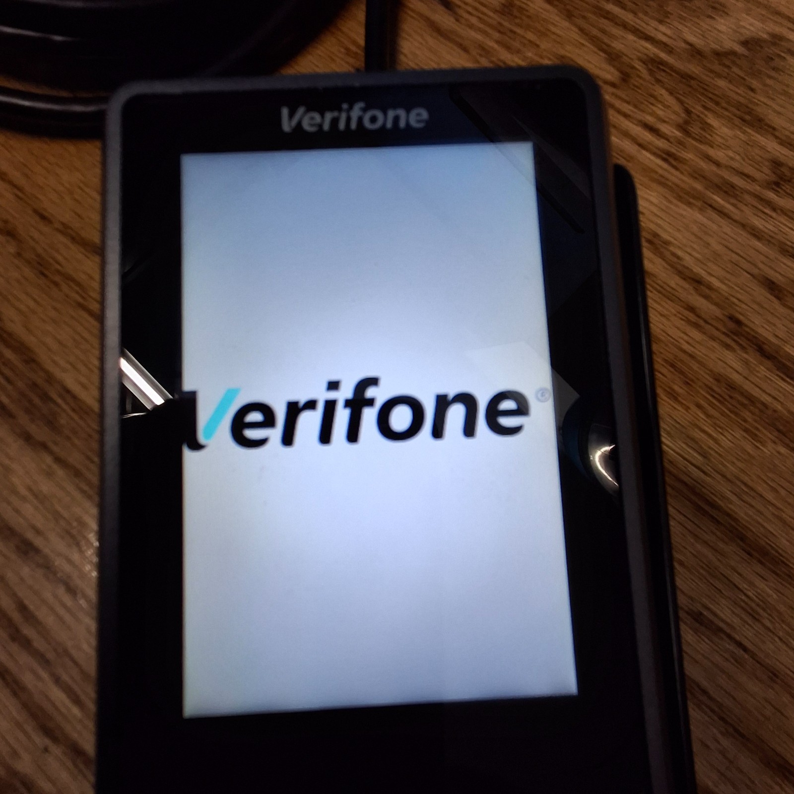 Verifone P400 Plus Credit Card Terminal w/ RS232 Ethernet Cable – Power On Test