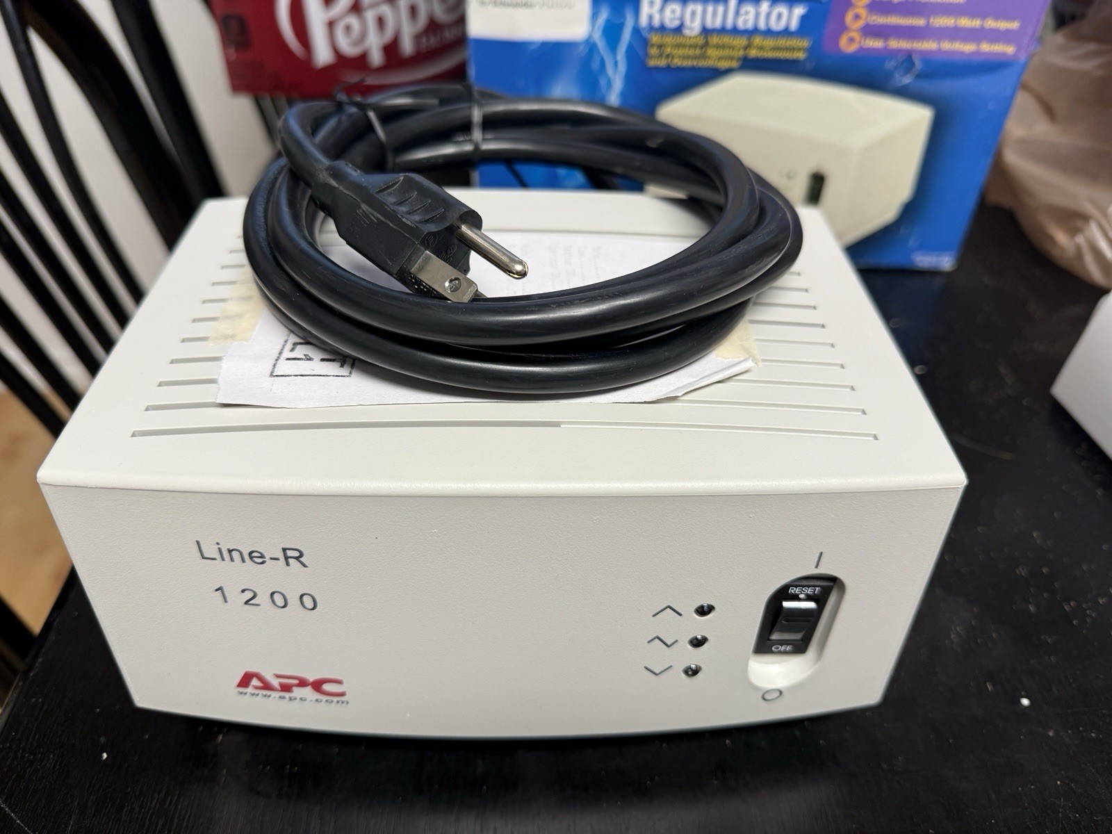 APC Line-R LE1200 1200VA/1200W Voltage Regulator 120V AVR Surge 4 Outlets
