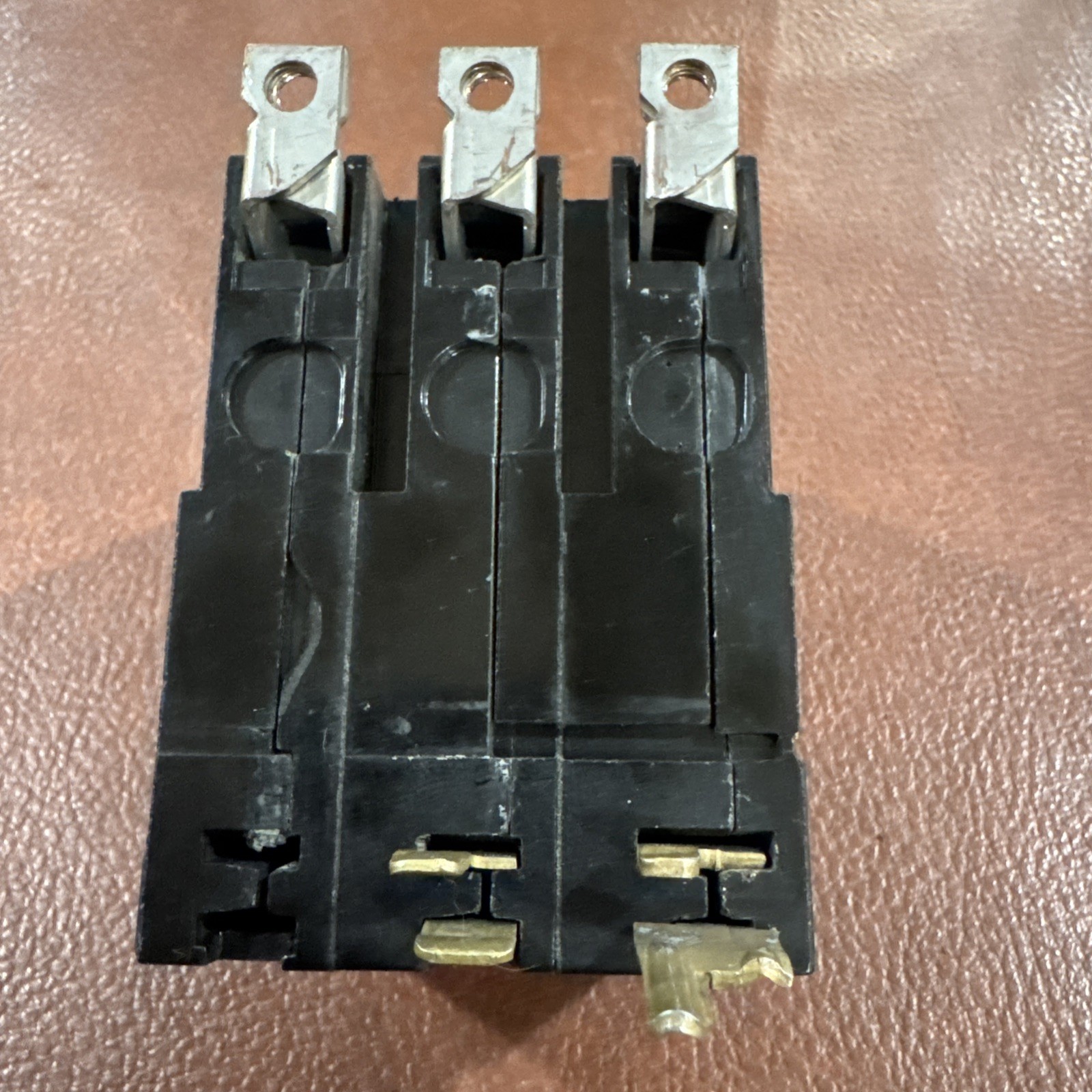 Square D QOB330 30A 3P Miniature Circuit Breaker 30 Amp 3 Pole Bolt On QOB