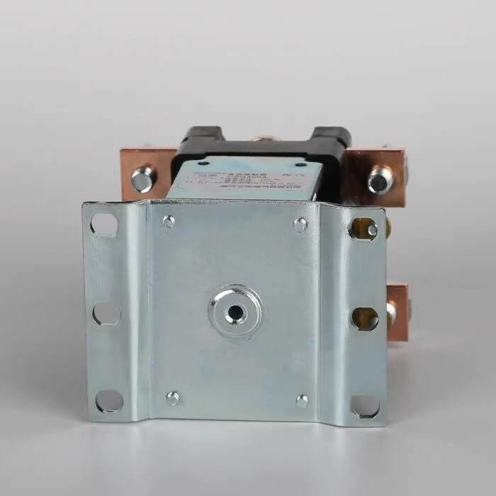 IC4482CTTA300AH124XN Electric Vehicle Single Link Main Control DC Contactor 24V