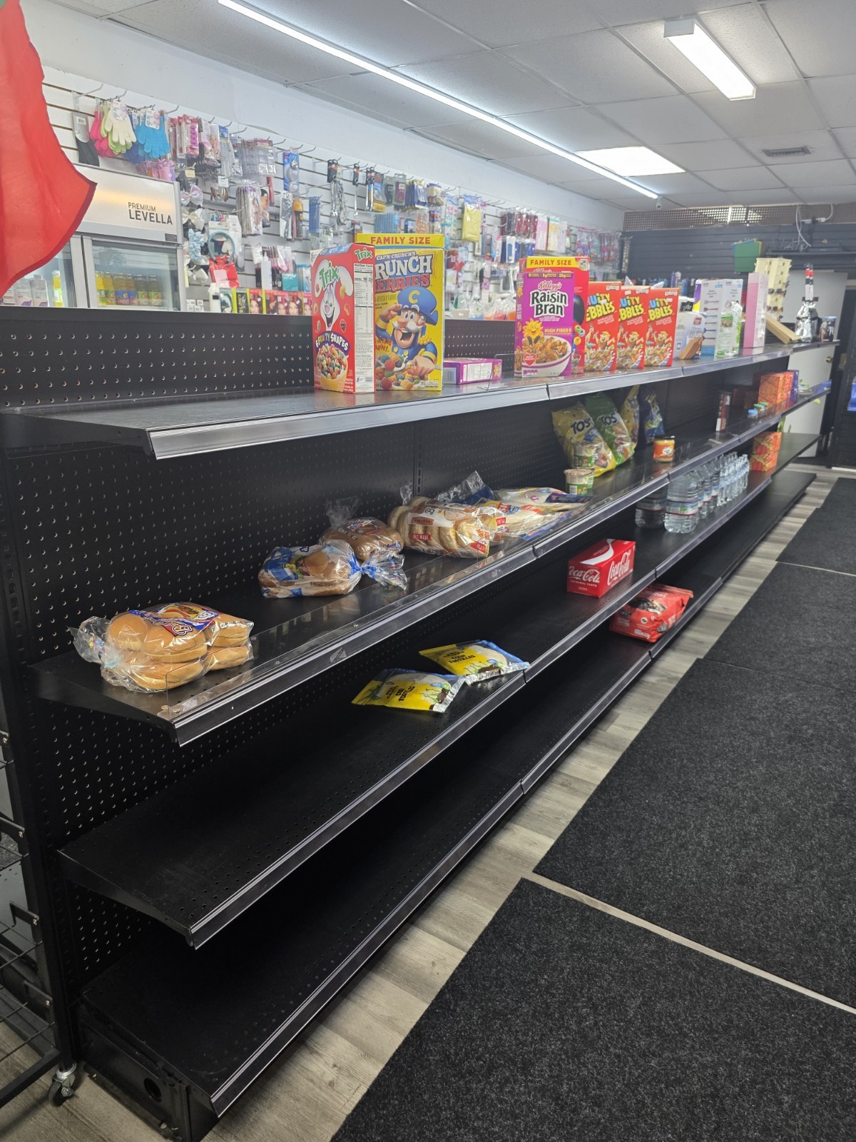 Double-Sided Gondola Shelving / Island Shelves: Free-standing units