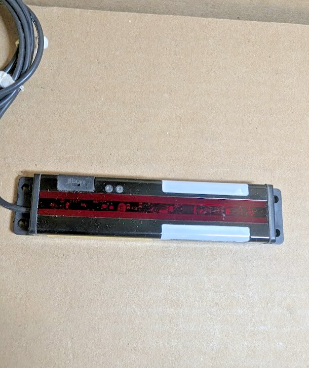 Banner Engineering PVA100N6EQ 100mm Array, Emitter, 2m, M12, 24V, 51929 (New)