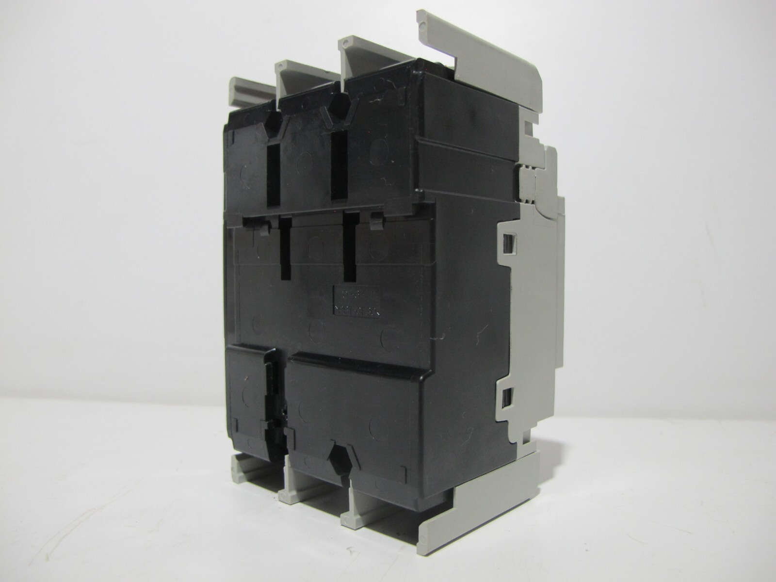 Fuji Electric BW50RAGU-3P010 10 Amp Auto Breaker 3-Pole 10A 690VAC 250VDC 14 kA
