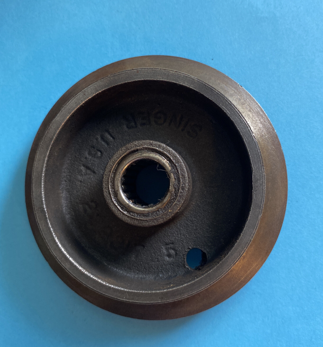 *USED* 239317-SINGER-MACHINE PULLEY-FOR SEWING MACHINE *FREE SHIPPING*