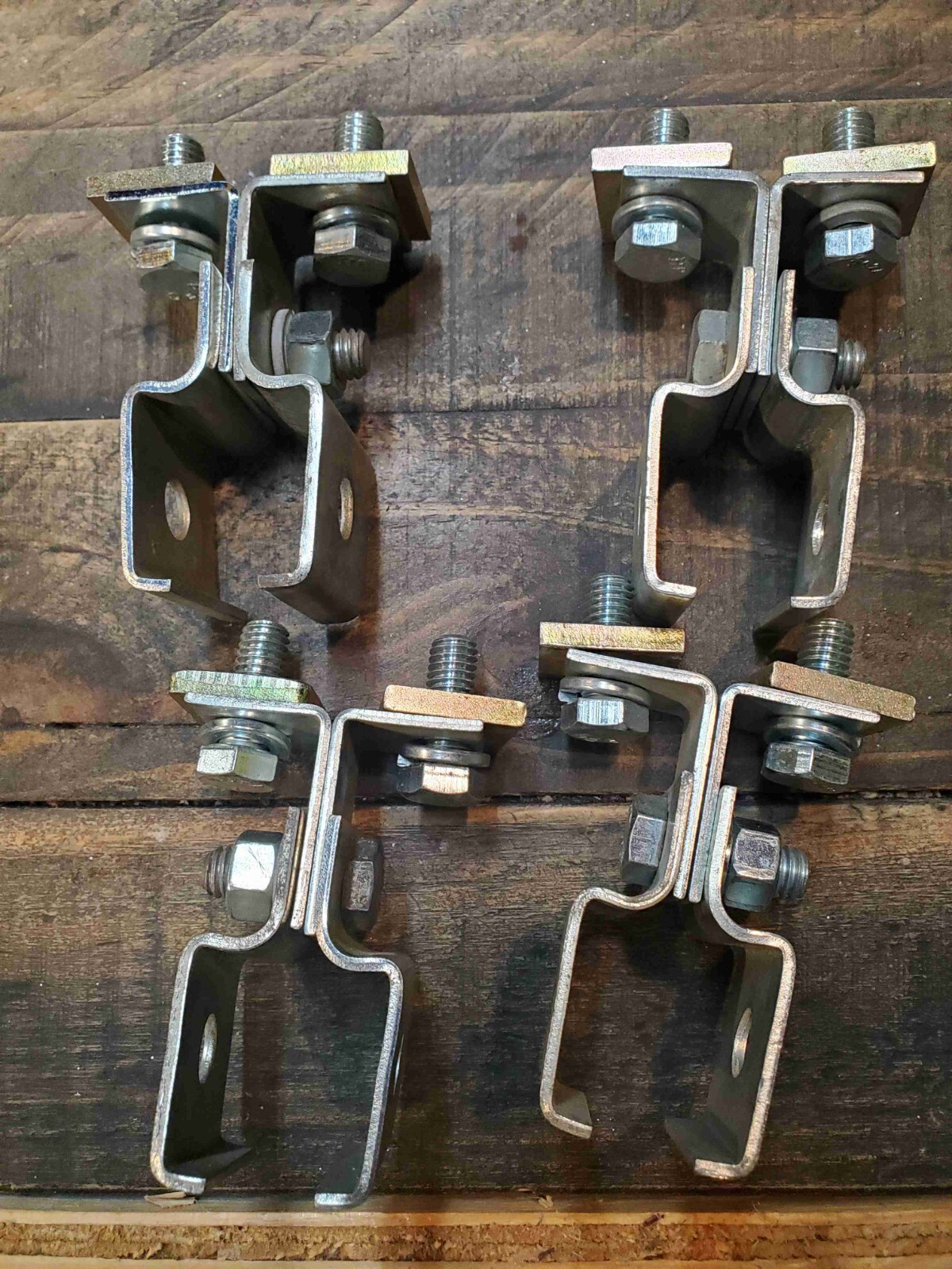 BOLTED TRACK HANGER ASSEMBLY. 14 Ga. Track Duct O Wire FC-CHIF