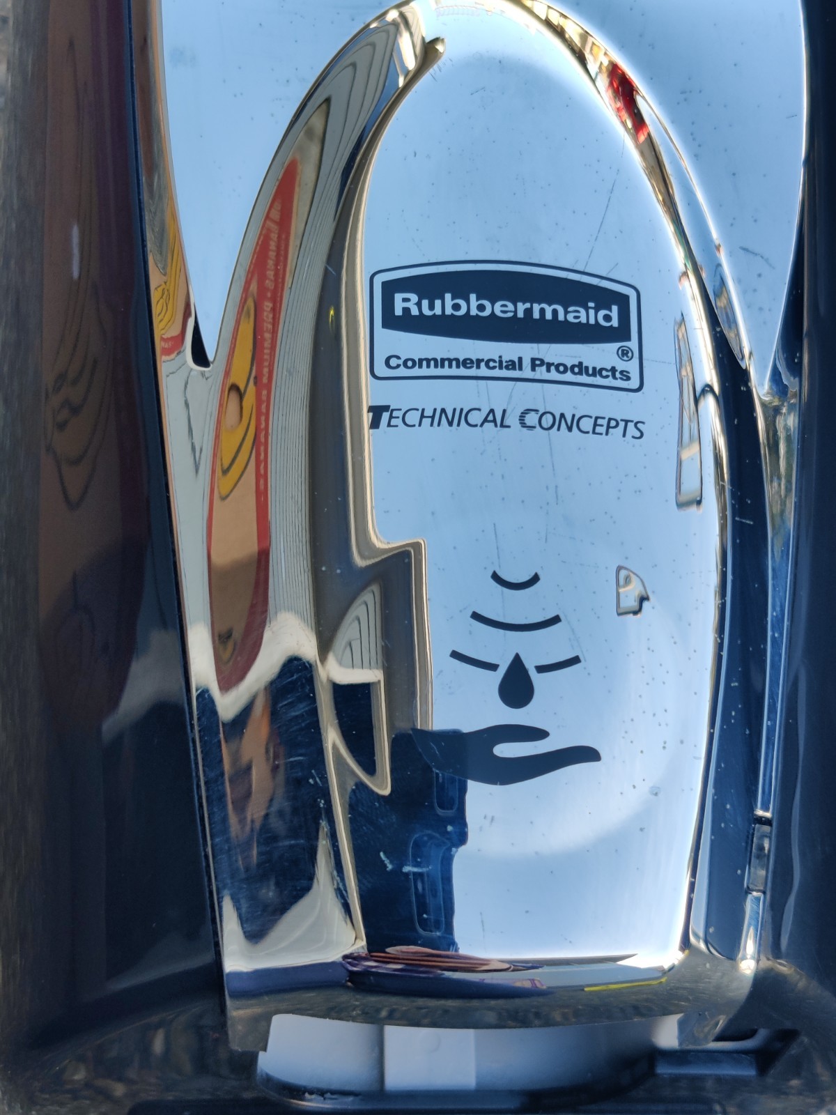 Rubbermaid Commercial Autofoam Hands-Free Dispenser Solar Cells Lot Of 2