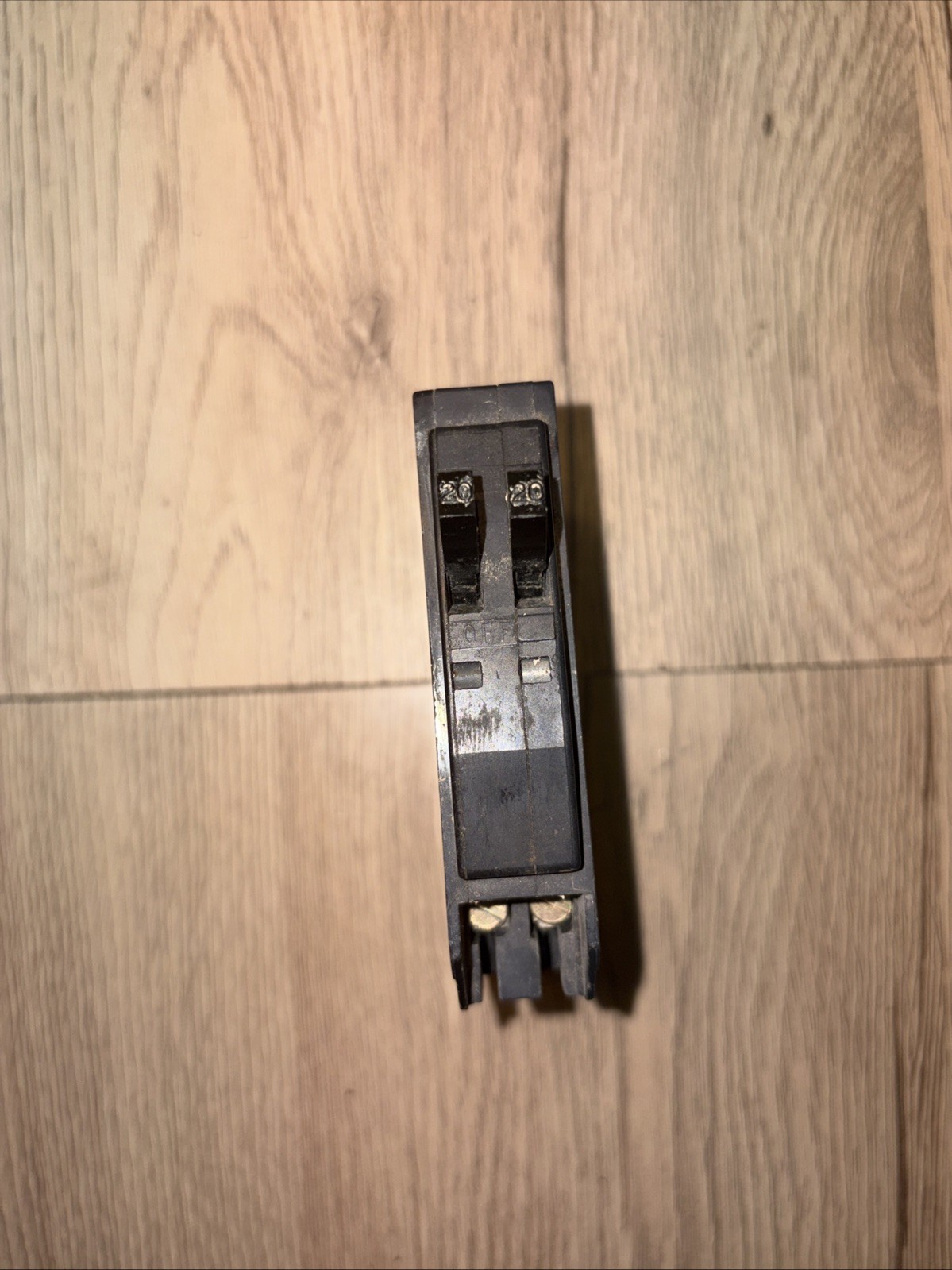 Square D QOT2020 2 Pole 20 Amp Tandem QOT Circuit Breaker 20a Twin With Hook