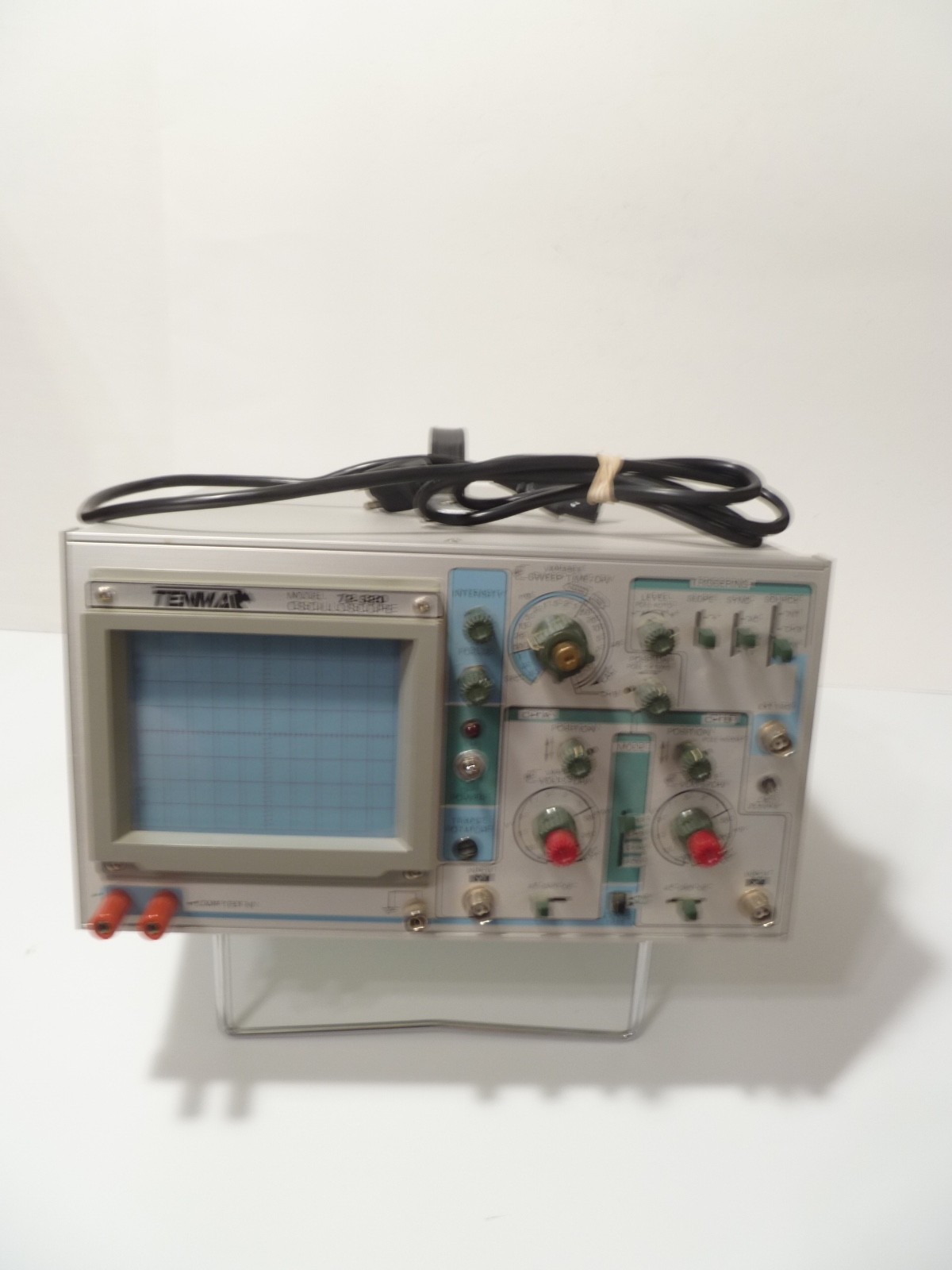 TENMA Model 72-320 Analog Oscilloscope Dual Channel READ!!!
