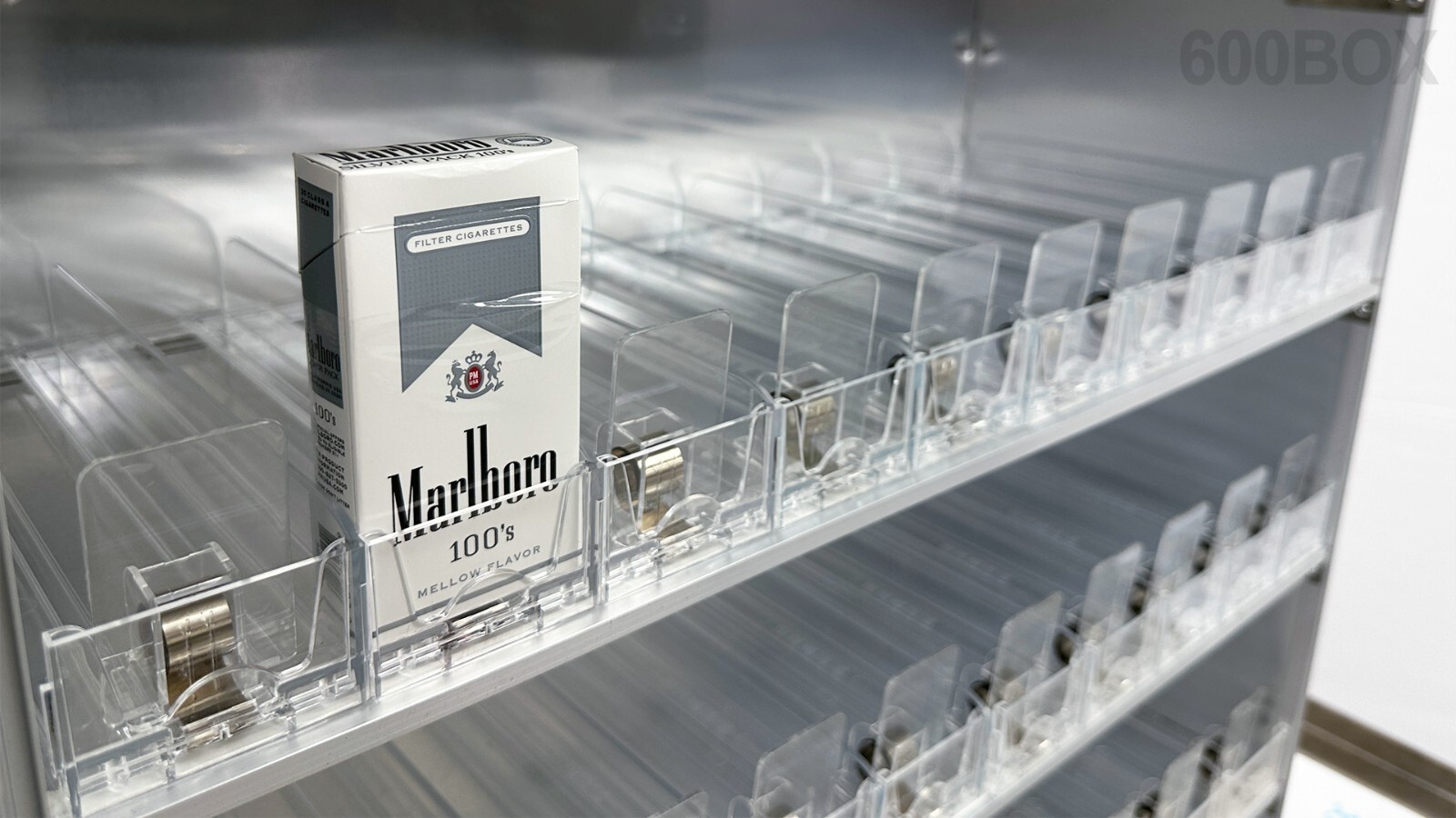 24″ W 600 Pack Cigarette Tobacco Display Rack, Transparent Shelf