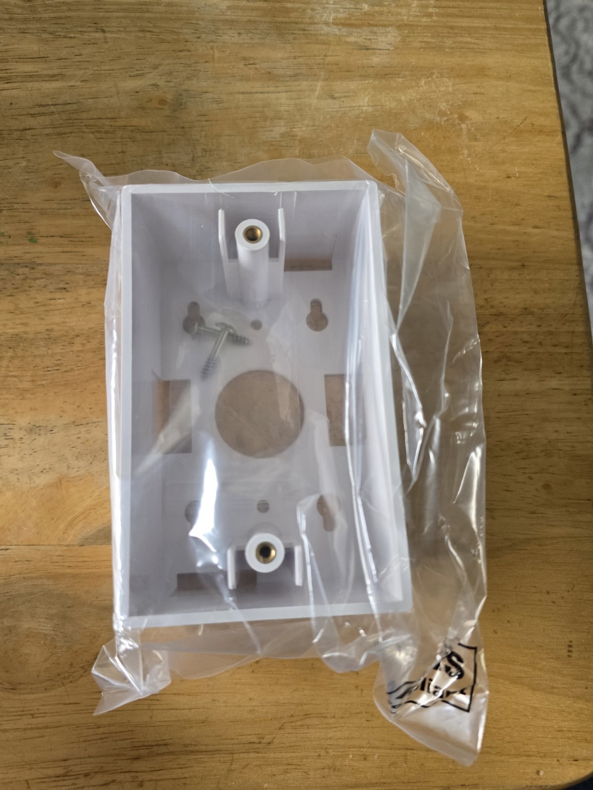5 Cable Matters Wall Surface Mount Backbox For Wall Plates 4.25″ X 2.75″ X 1.75″