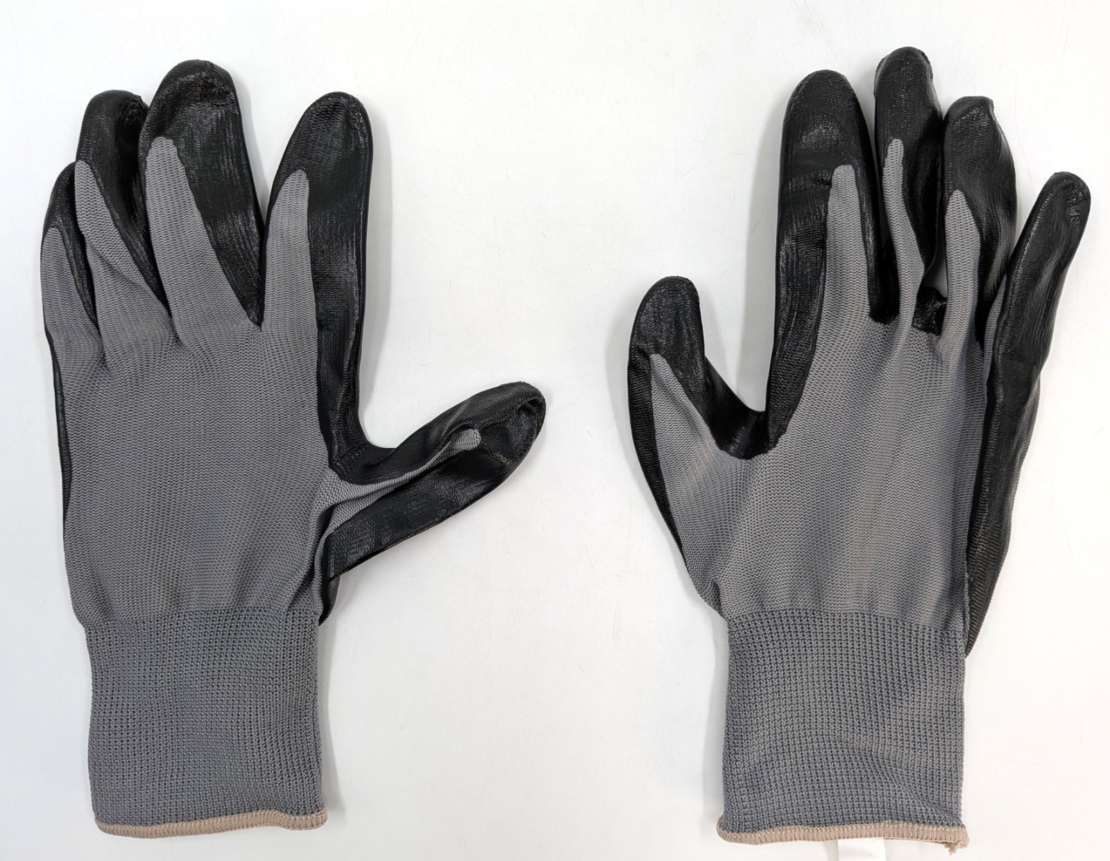 New! 4 Pairs Firm Grip X-Large Touchscreen Compatible Nitrile Coated Work Gloves