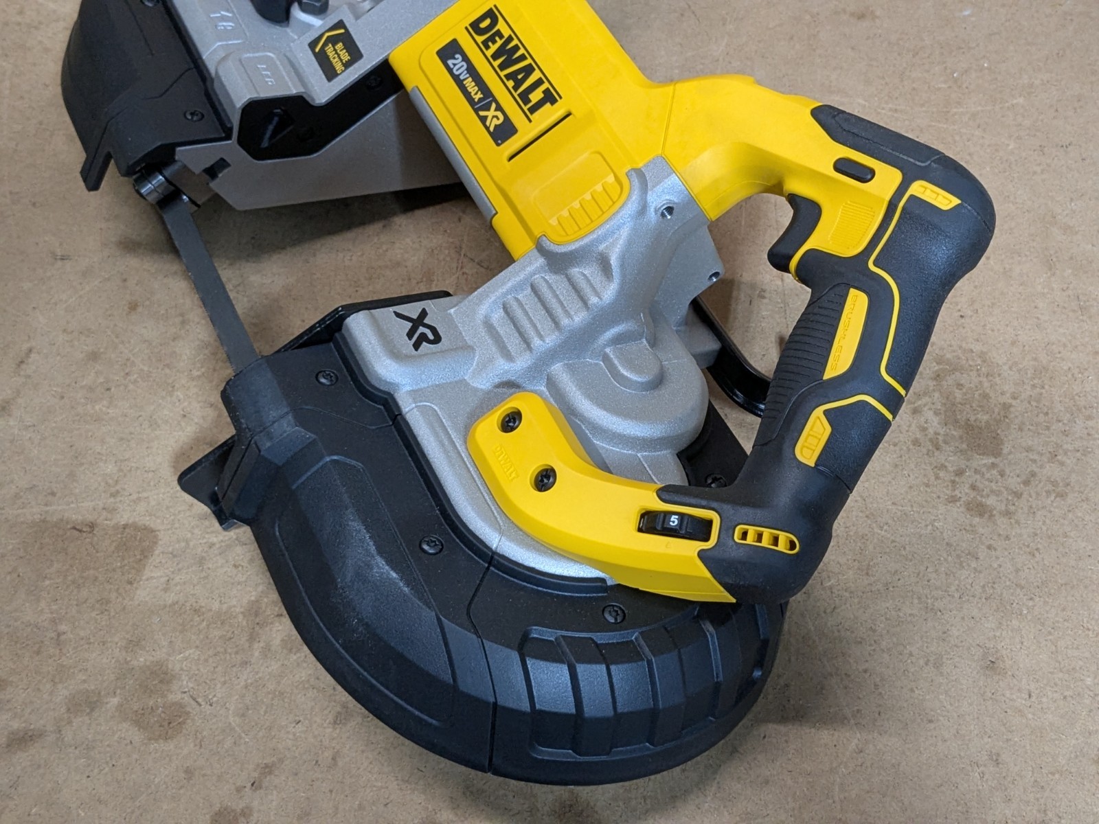 Dewalt 20V MAX Cordless Deep Cut Bandsaw 490 SFPM 5″ x 4-3/4″ Capacity DCS374