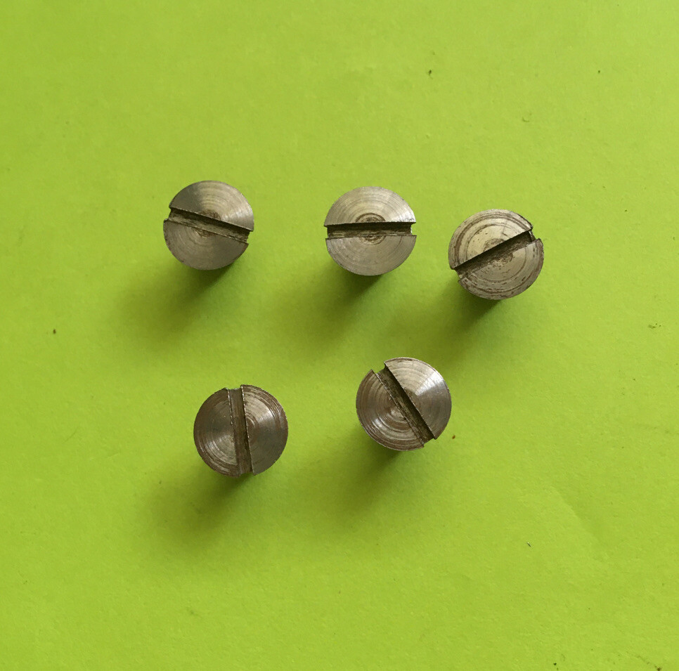*NOS* 1235-SINGER SCREW-(LOT OF 5) FOR SEWING MACHINE *FREE SHIPPING*